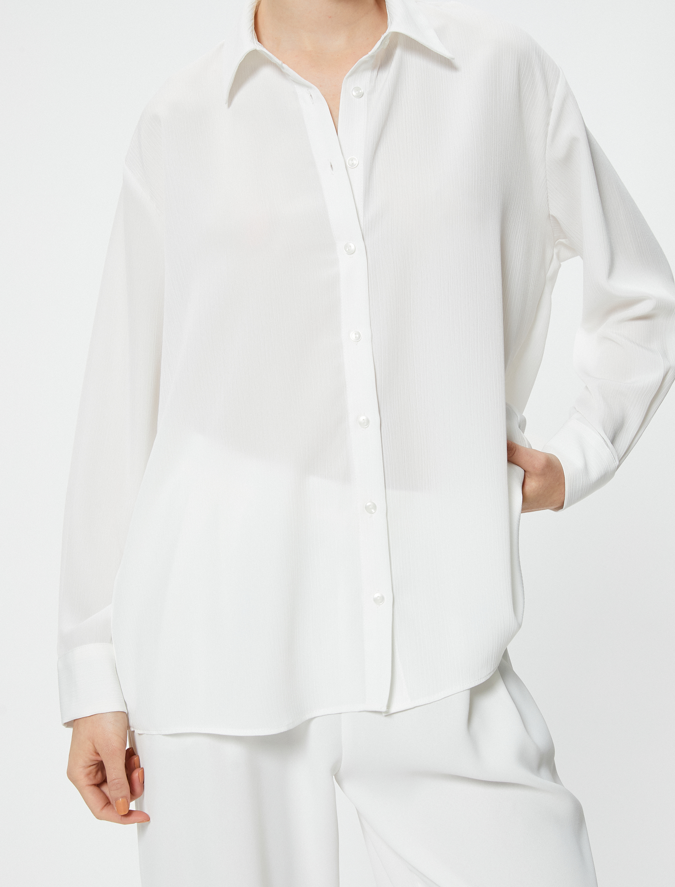   Dokulu Uzun Kollu Klasik Yaka Gömlek