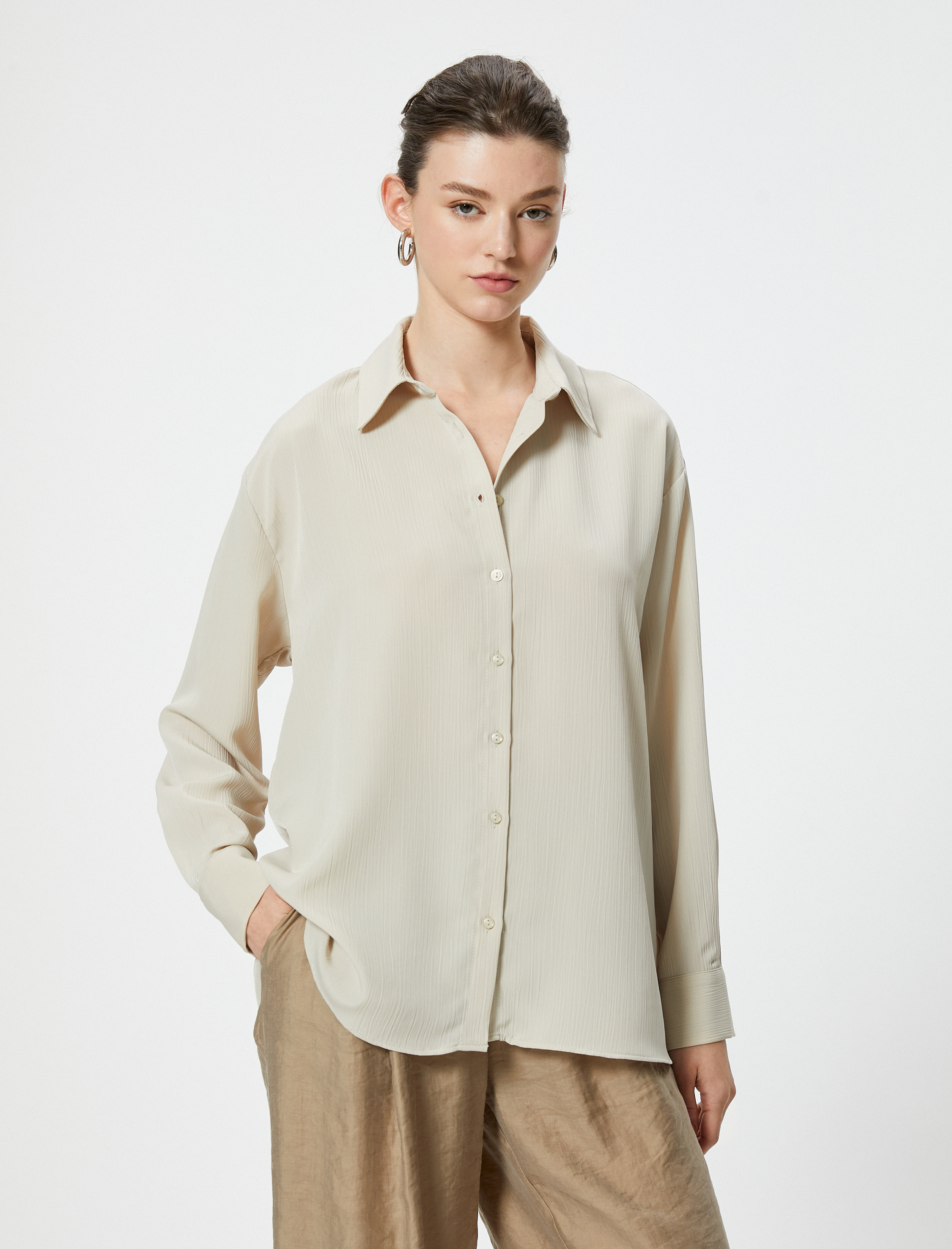   Dokulu Uzun Kollu Klasik Yaka Gömlek