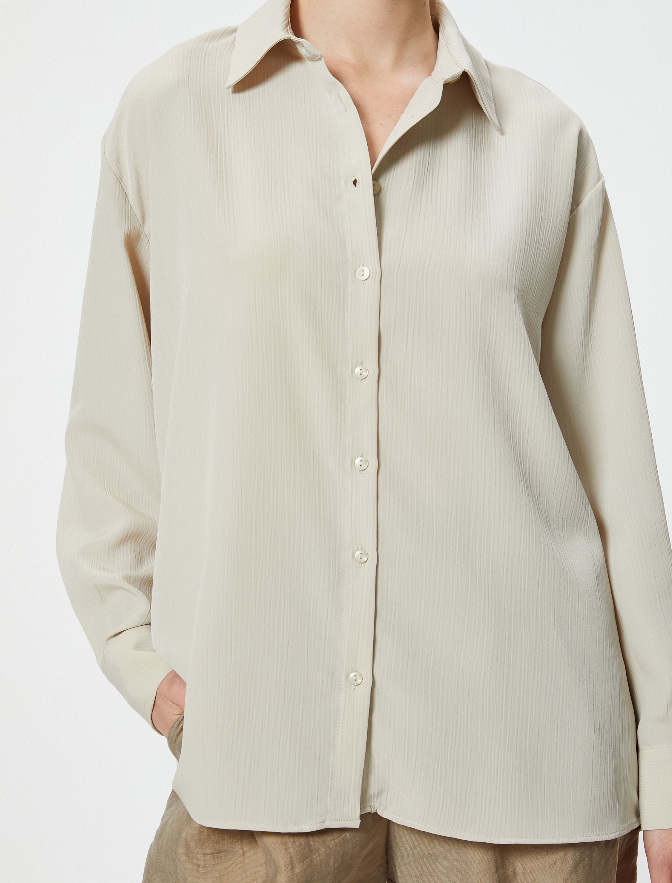   Dokulu Uzun Kollu Klasik Yaka Gömlek