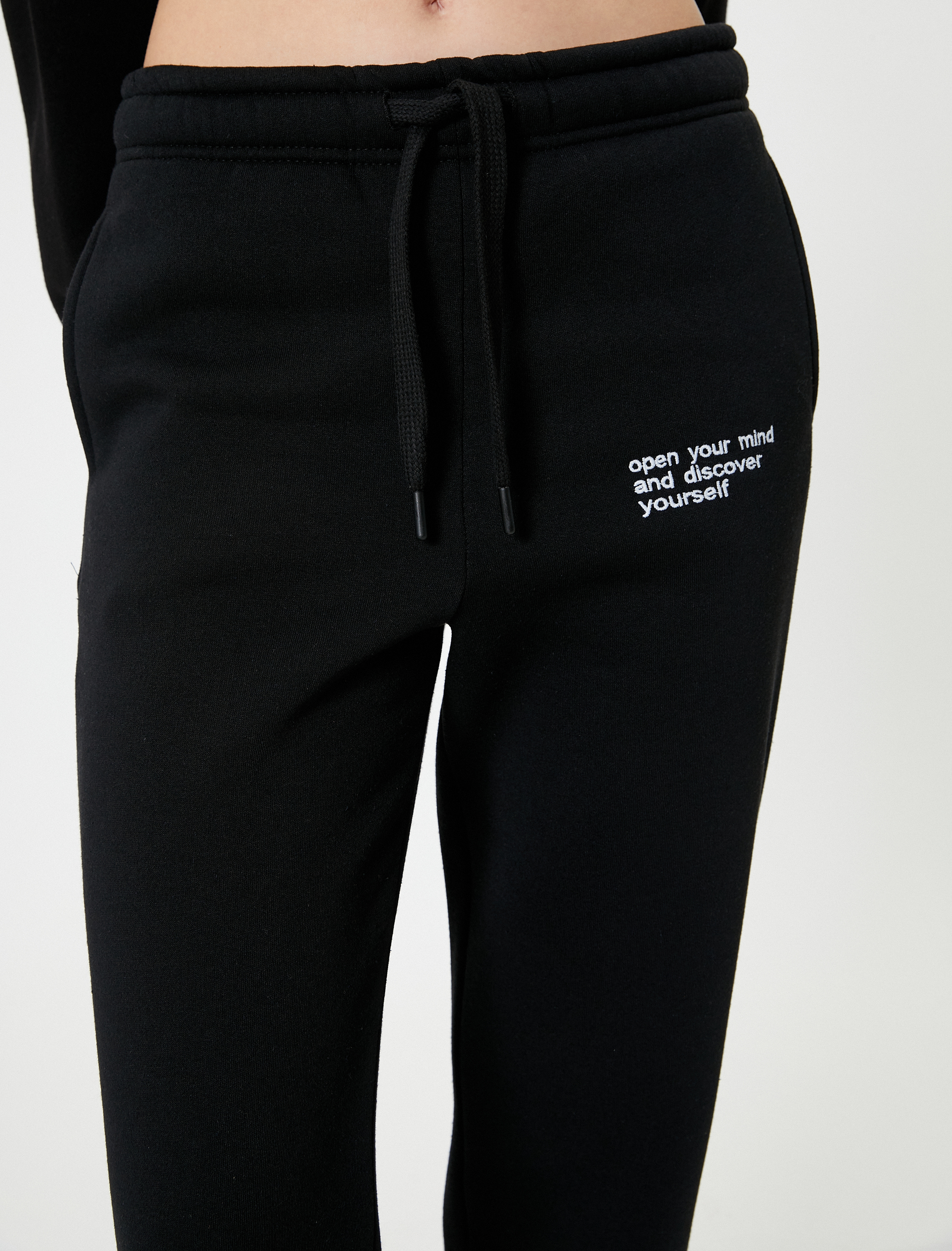   Şardonlu Jogger Eşofman Altı Beli Bağcıklı Baskılı Cepli