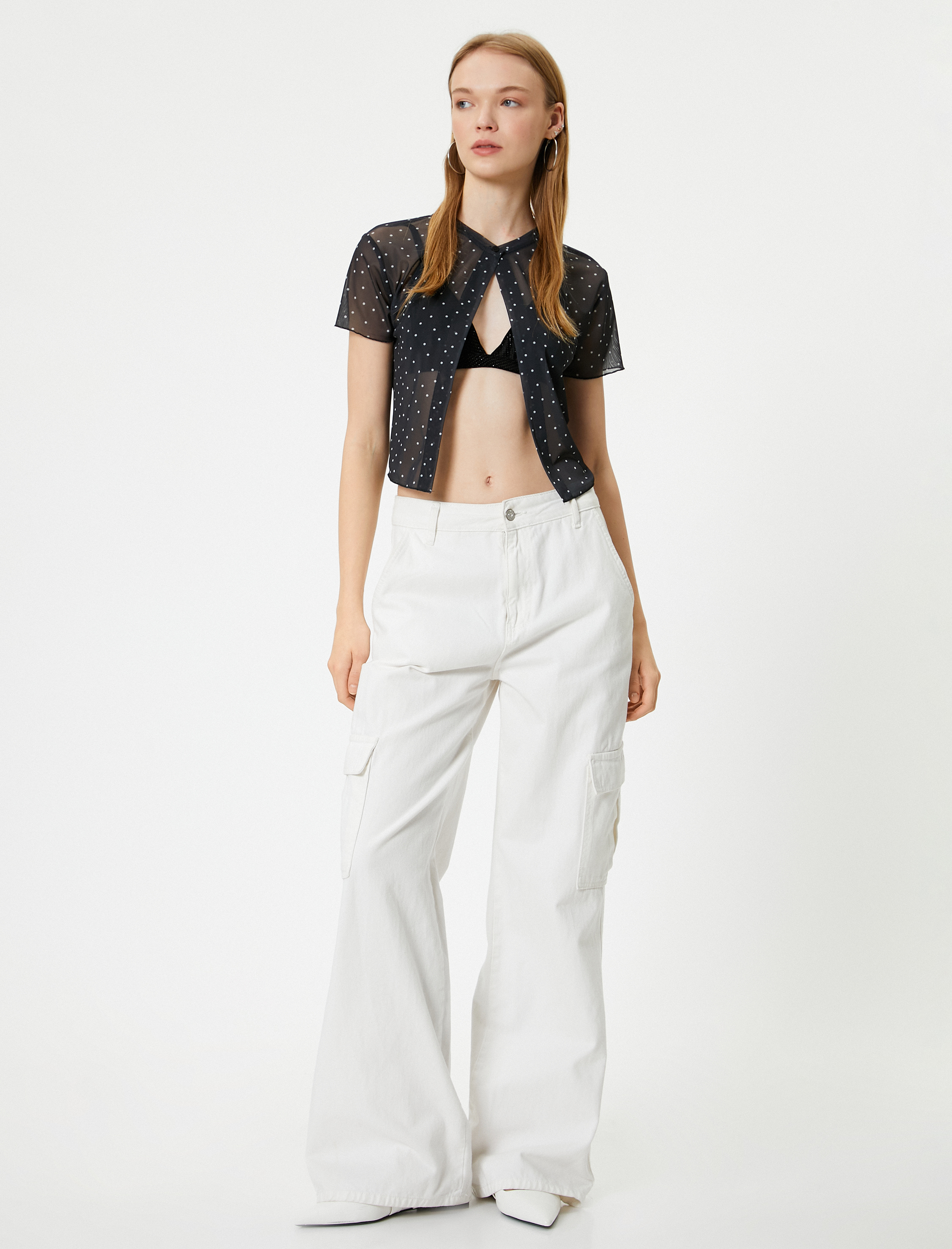   Transparan Bluz Puantiyeli Yuvarlak Yaka Düğmeli Kısa Kollu