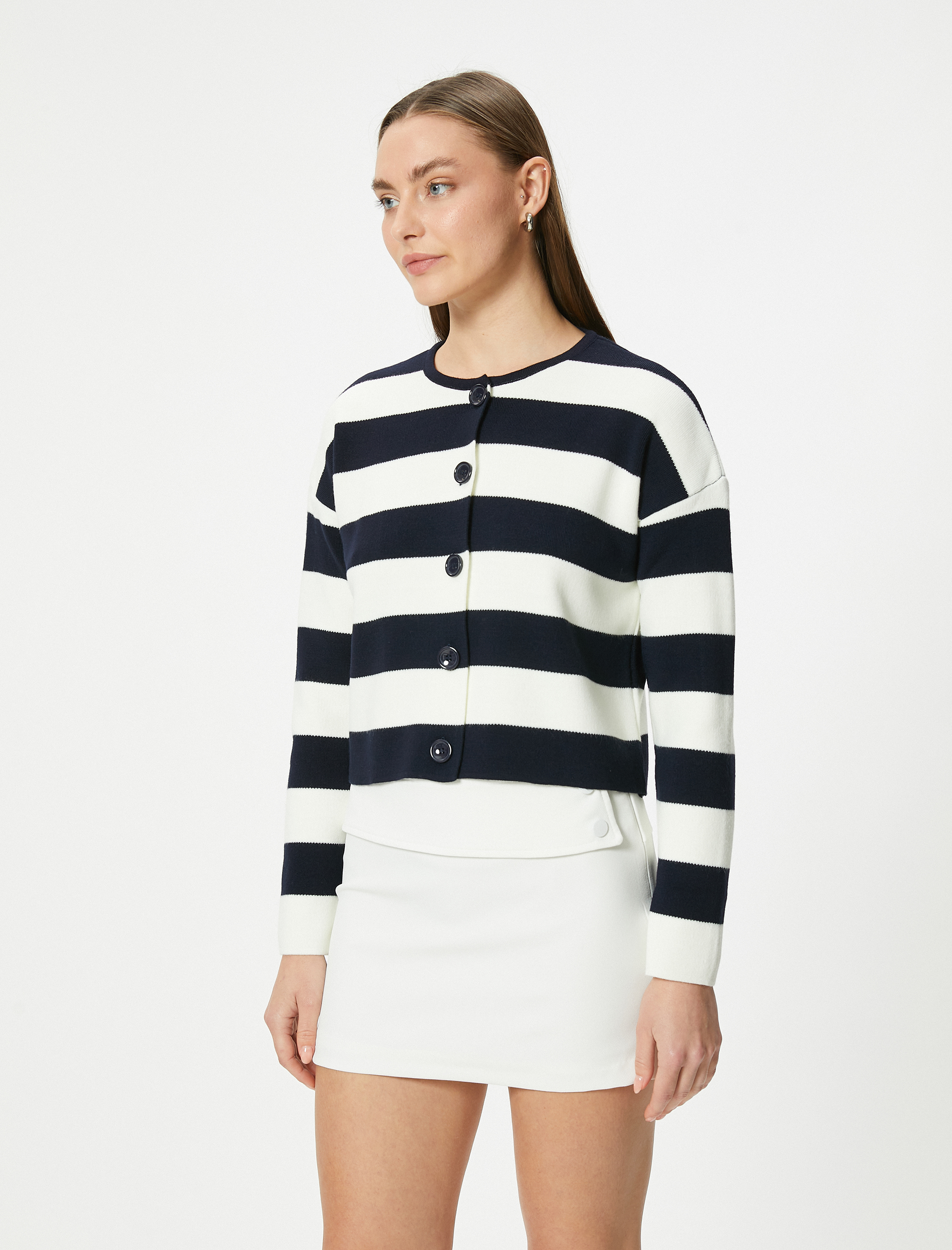 Triko Hırka Düğmeli Yuvarlak Yaka Yumuşak Dokulu