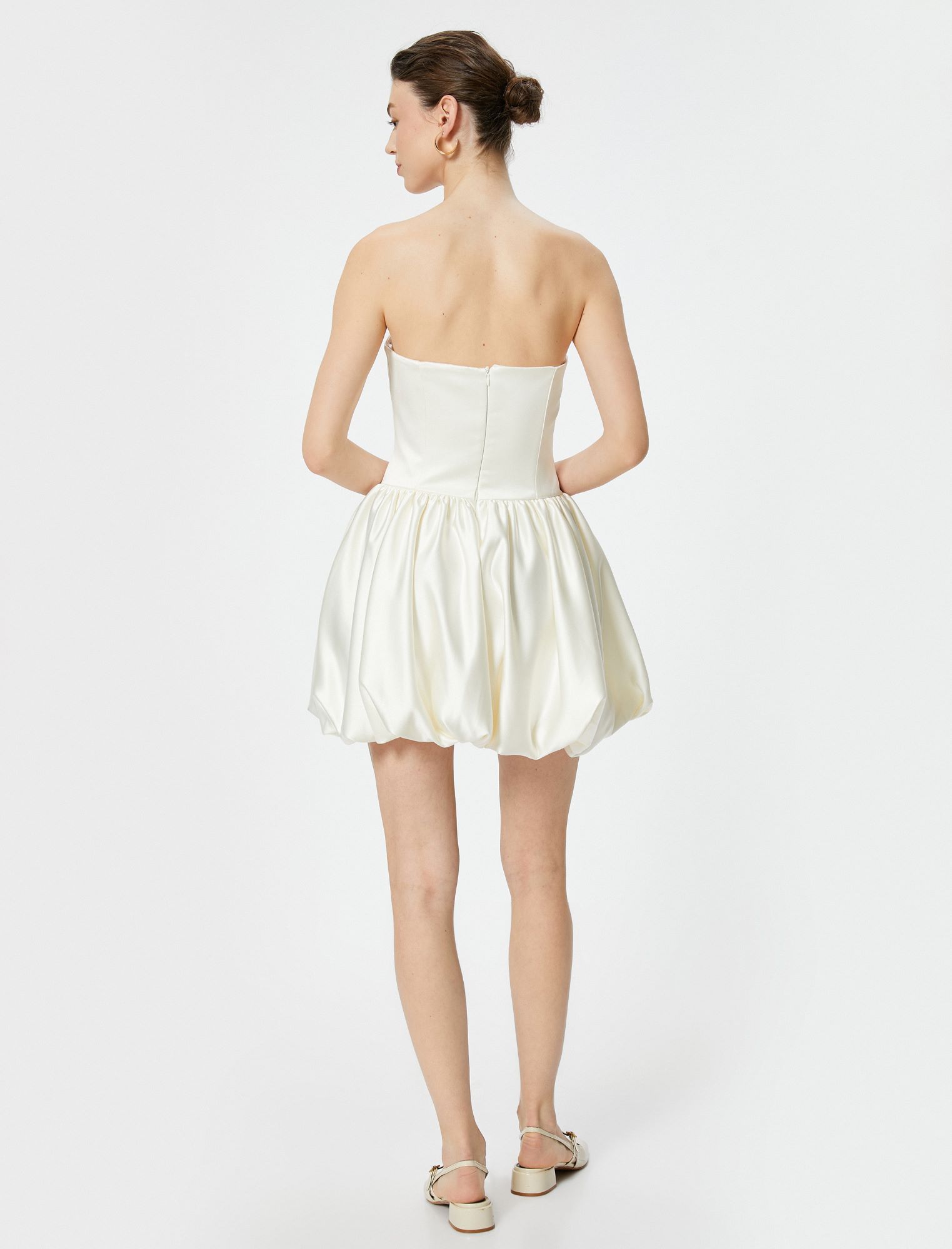   Koton X Sibil Çetinkaya - Mini Straplez Saten Balon Elbise Slim Fit