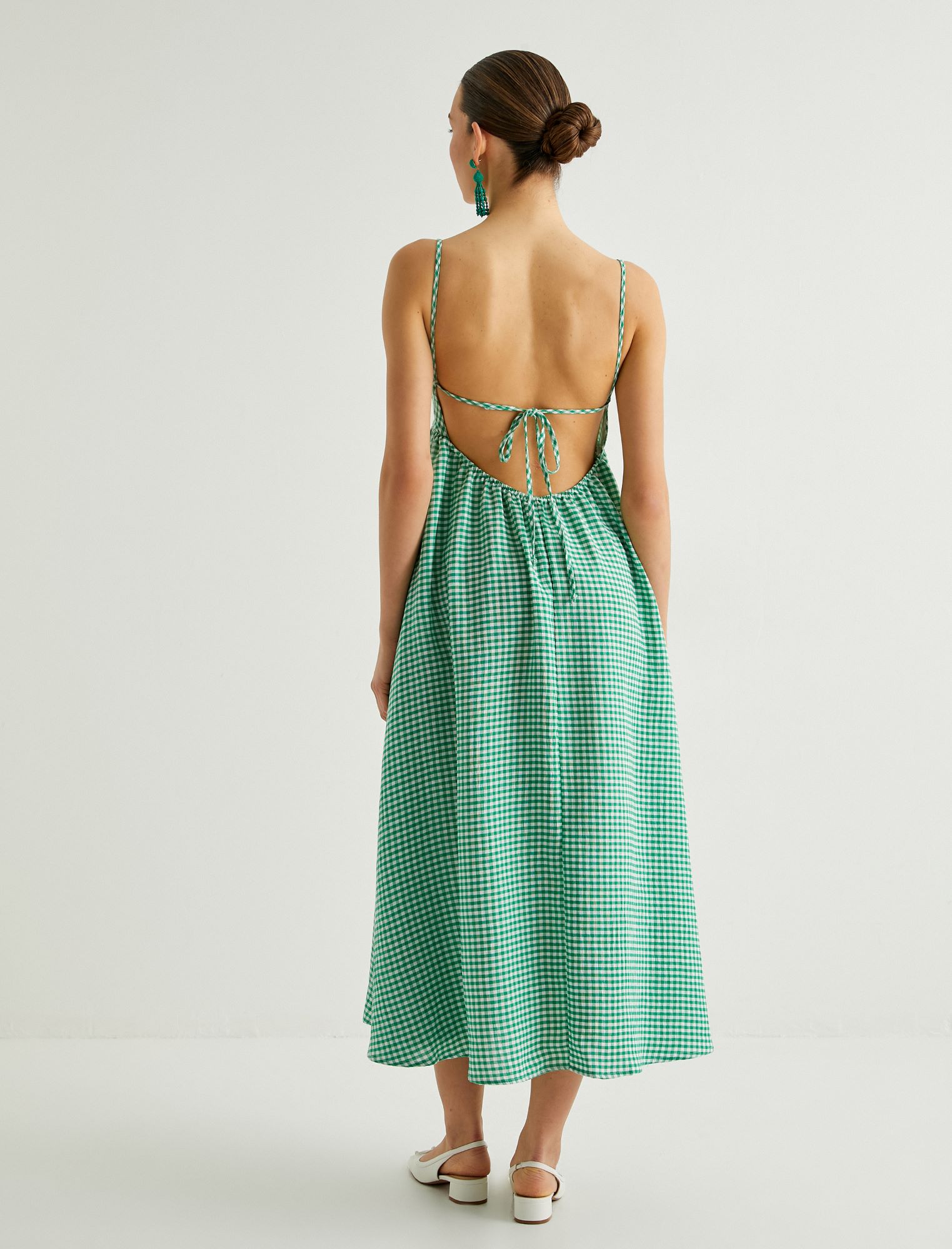   Koton X Sibil Çetinkaya - Pötikareli Askılı Midi Elbise Sırt Dekolteli Bağlama Detaylı Astarlı