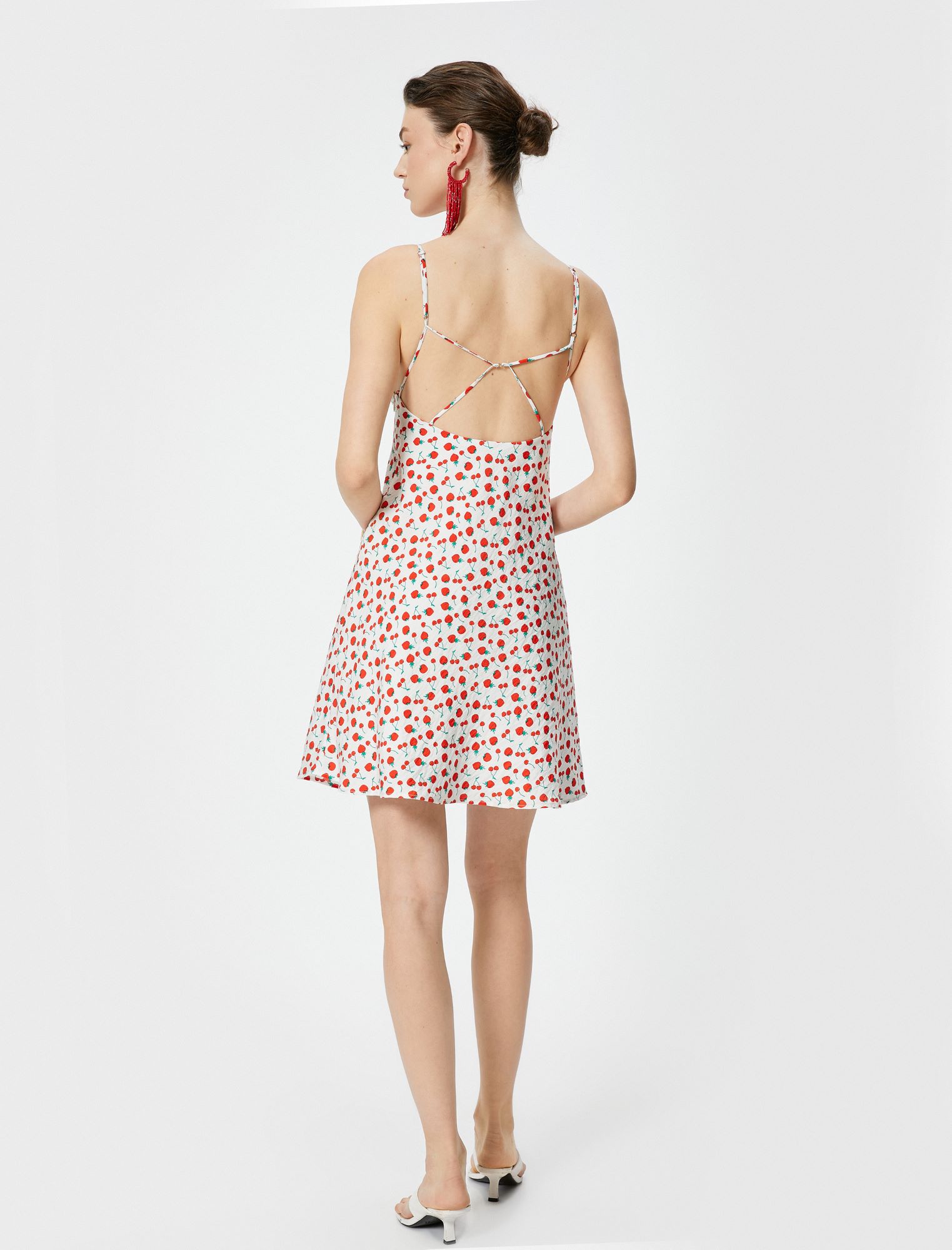   Kiraz Desenli Mini Viskon Elbise İnce Askılı Kalp Yaka Fiyonk Detaylı