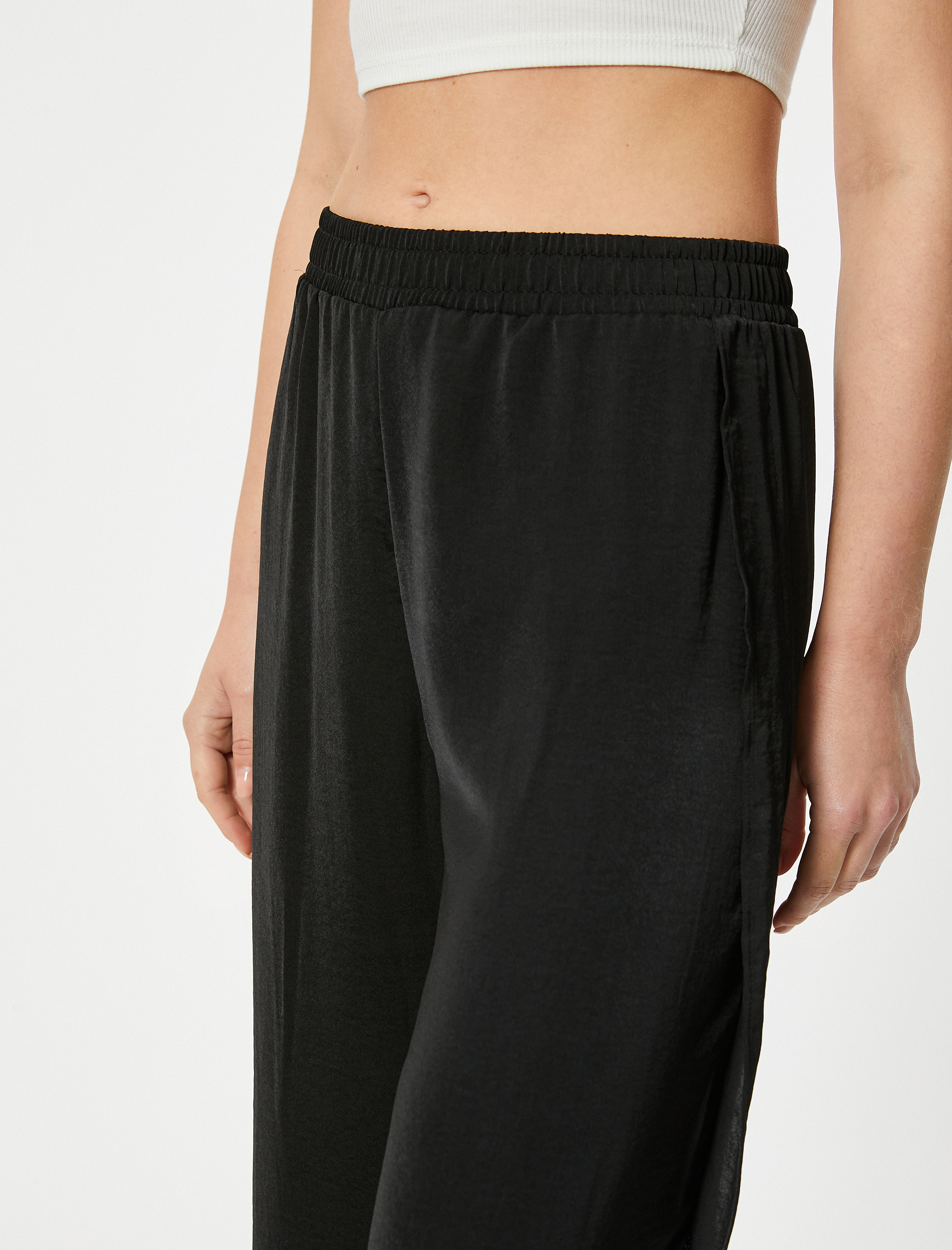   Asimetrik Yırtmaç Detaylı Pantolon Rahat Kalıp Aerobin Kumaş