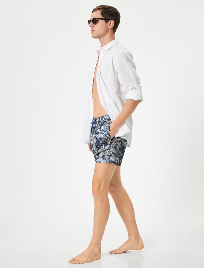  Deniz Şortu Yaprak Baskılı Beli Bağcıklı Cepli