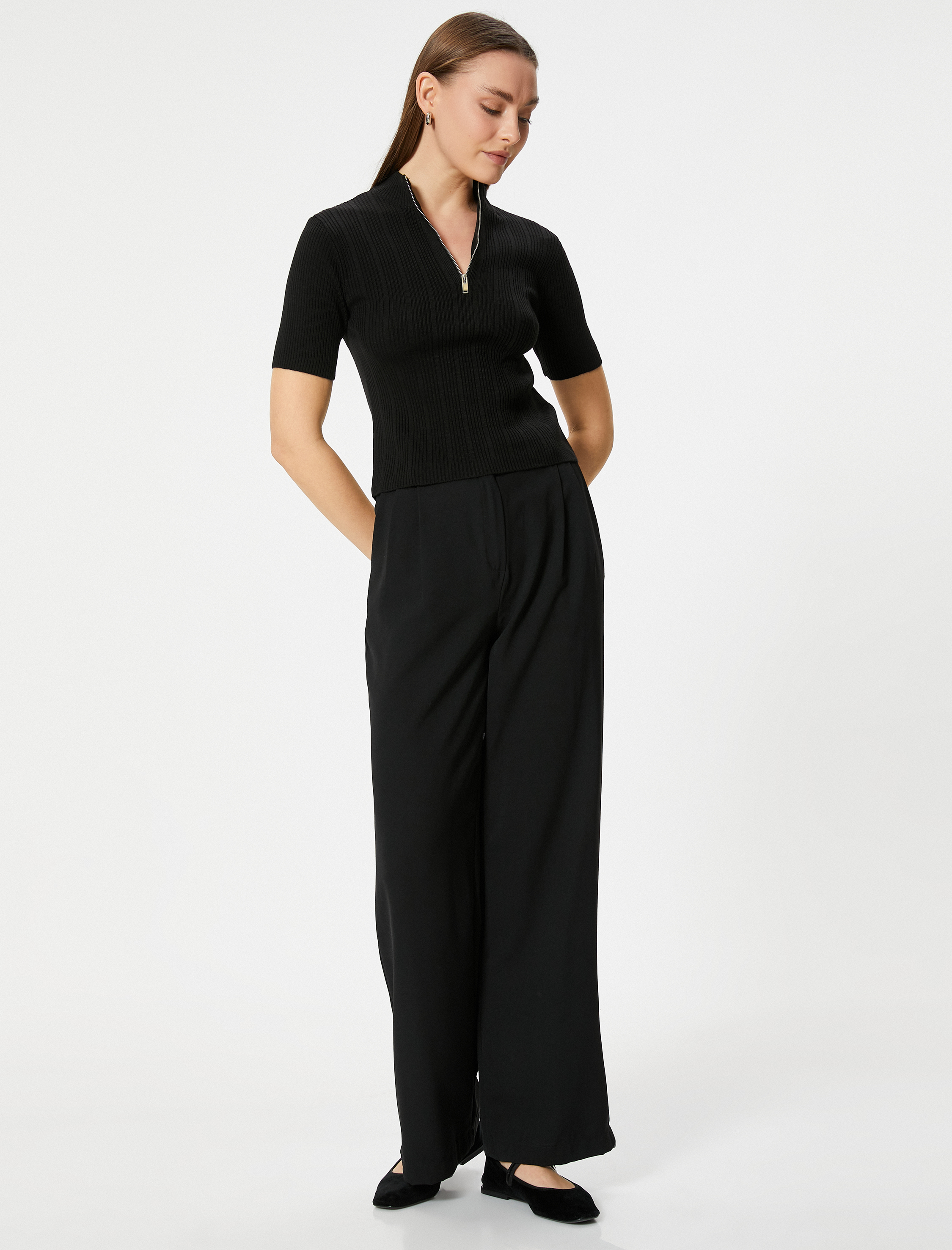   Kısa Kollu Dokulu Yarım Fermuarlı Polo Yaka Triko Kazak