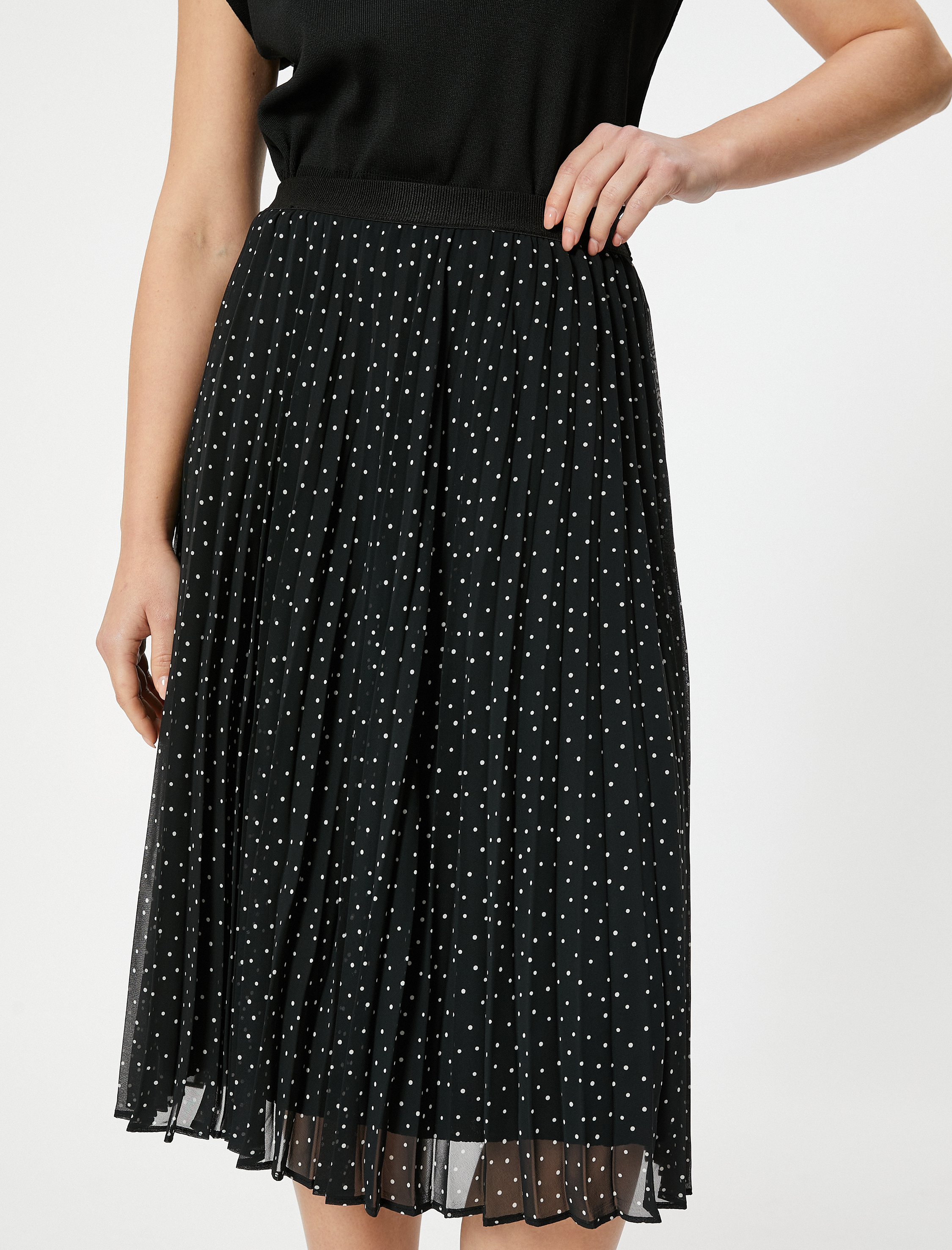   Yüksek Bel Tül Astarlı Pileli Puantiyeli Midi Etek