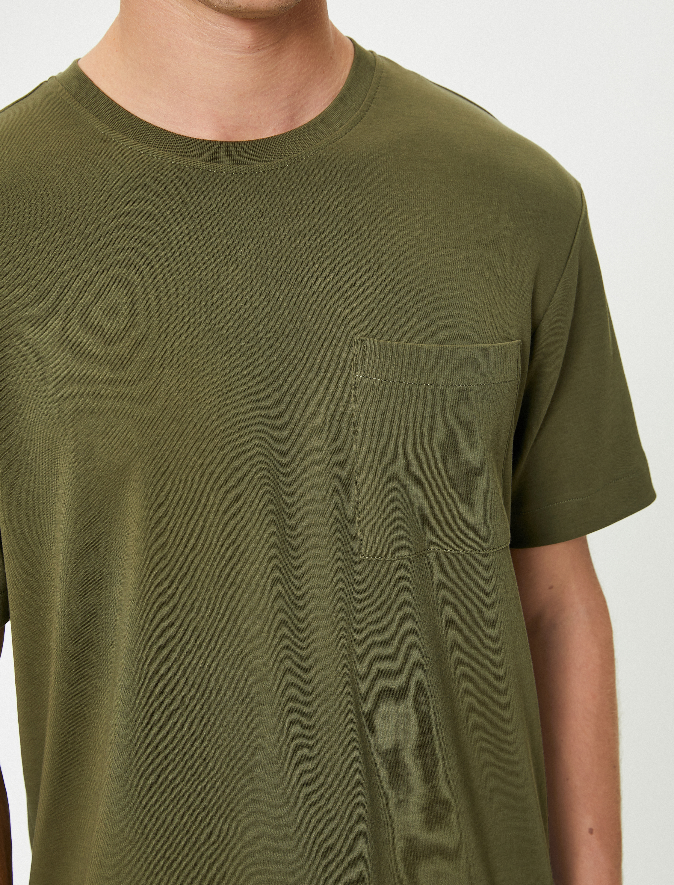   Cep Detaylı Kısa Kollu Bisiklet Yaka Regular Fit Pamuklu Basic Tişört