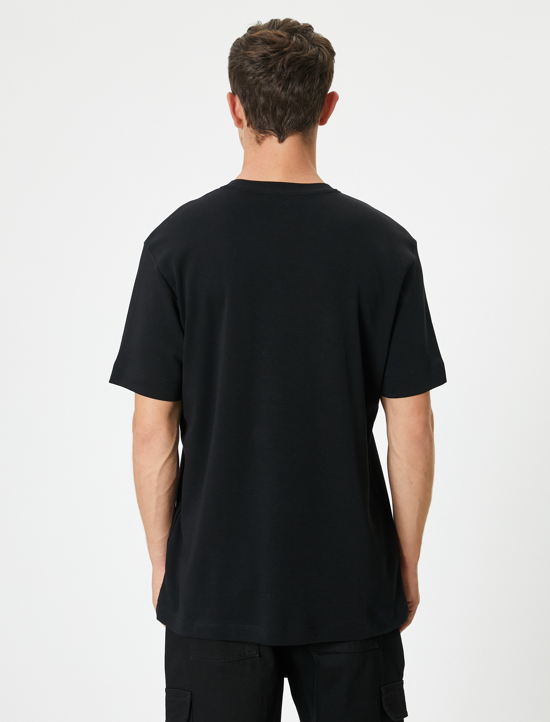   Cep Detaylı Kısa Kollu Bisiklet Yaka Regular Fit Pamuklu Basic Tişört