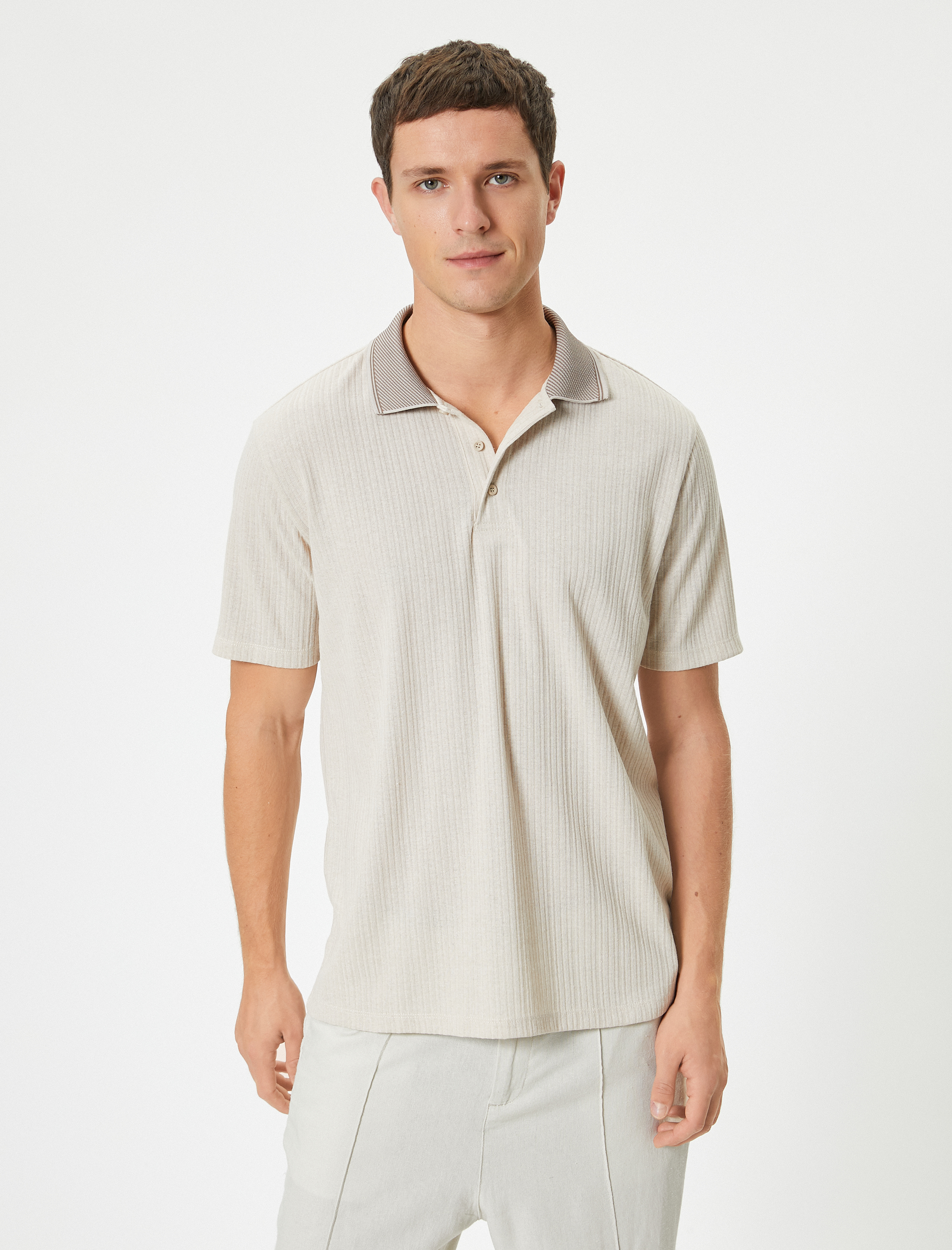   Polo Tişört Yaka Detaylı Düğmeli Kısa Kollu Dokulu