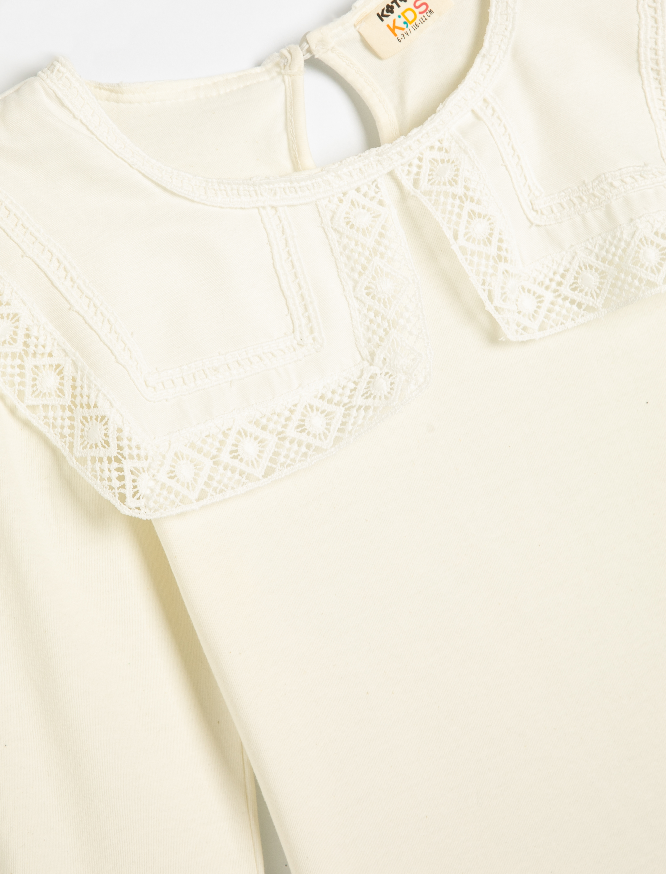  Kız Çocuk Geniş Bebe Yaka Uzun Kollu Arkadan Düğme Kapamalı Pamuklu Basic Tişört