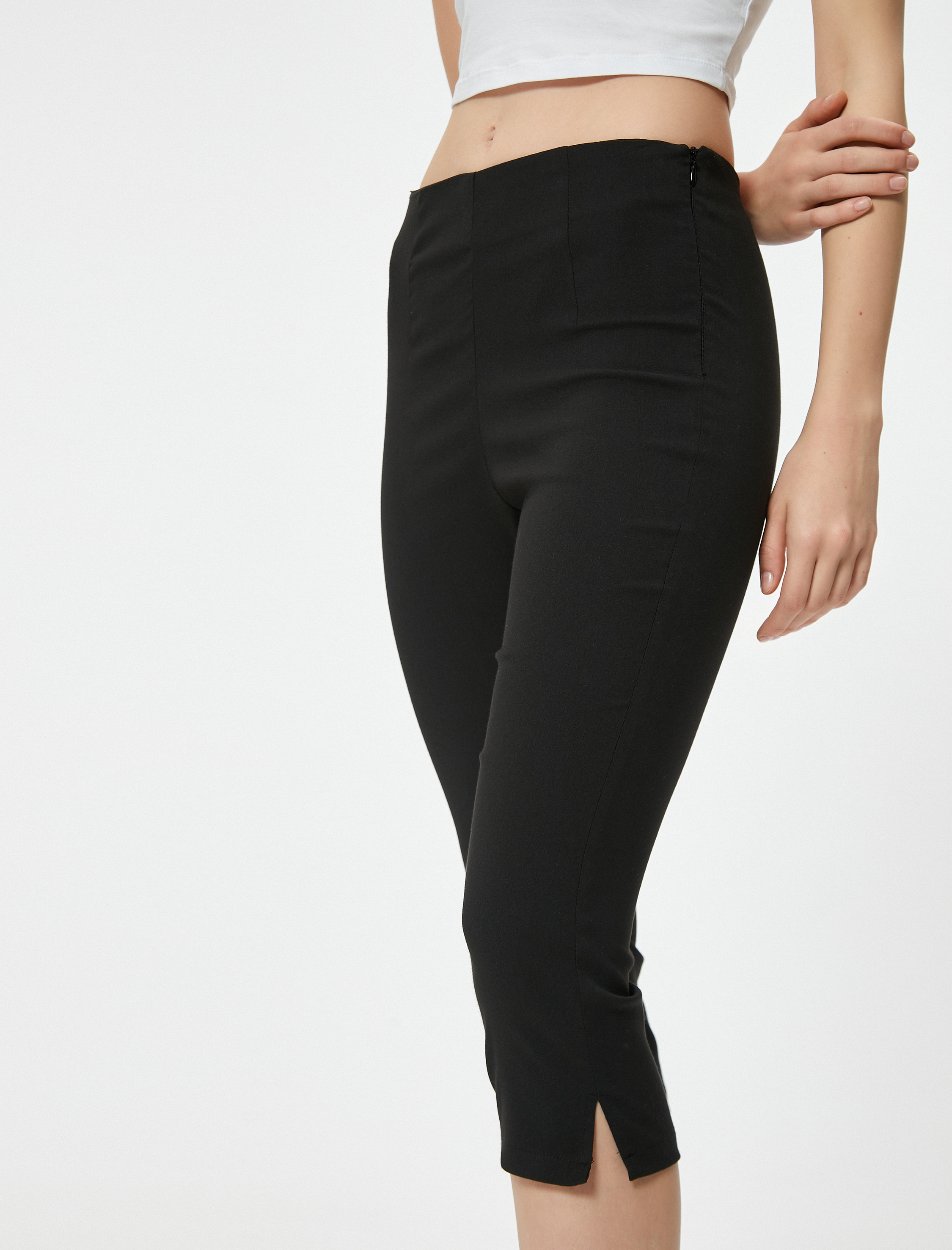 Kapri Pantolon Slim Fit Fermuarlı Dikiş Detaylı
