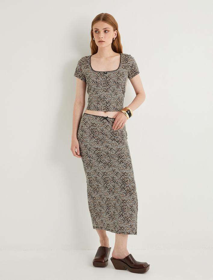  Leopar Desenli Uzun Etek Yırtmaç Detaylı Fiyonklu A Kesim