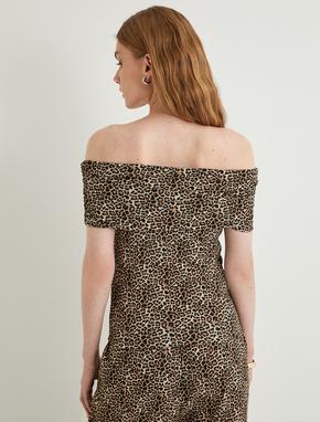 Leopar Desenli Bluz Kısa Kollu Kayık Yaka Drapeli Slim Fit_3