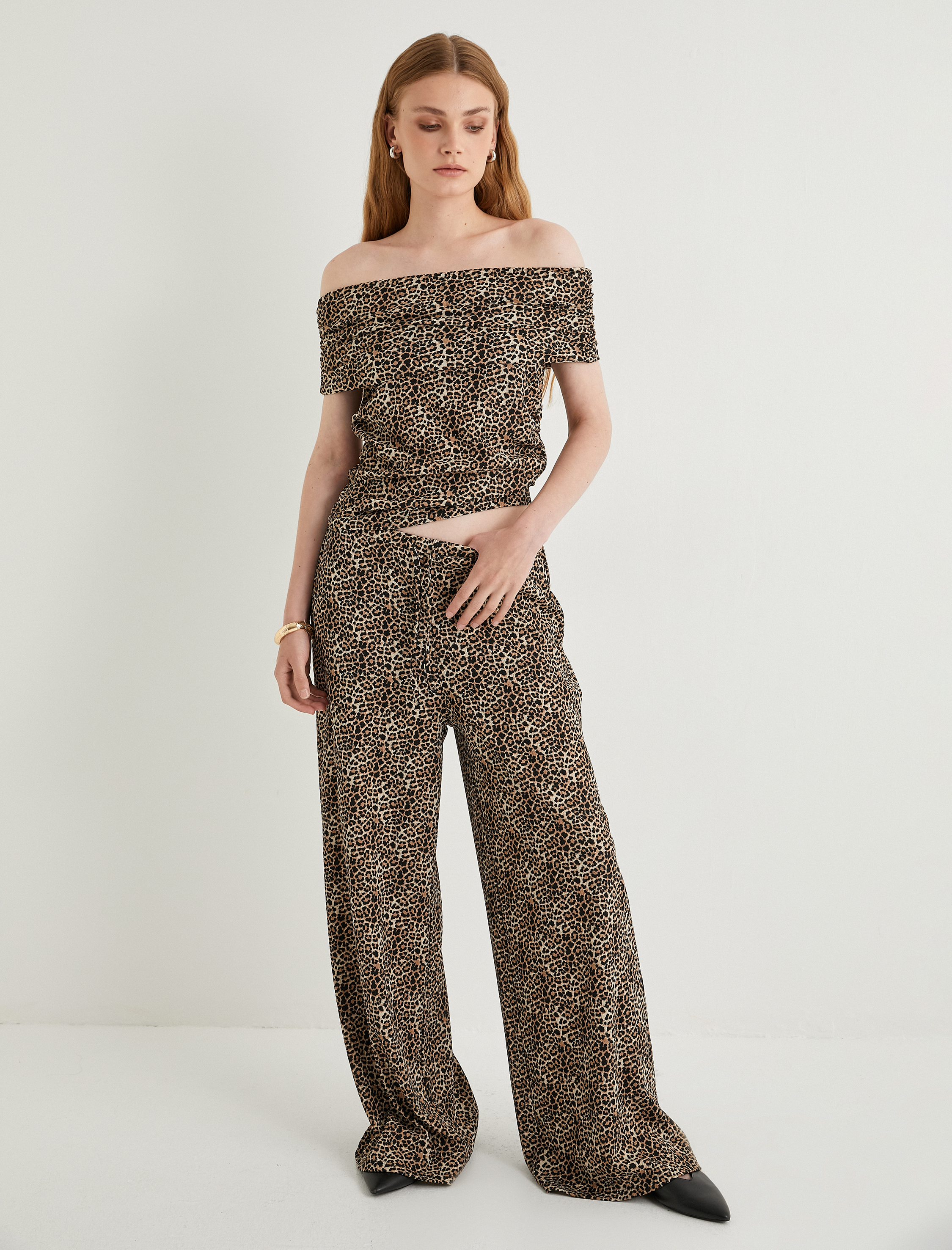   Leopar Desenli Bluz Kısa Kollu Kayık Yaka Drapeli Slim Fit Bürümcük