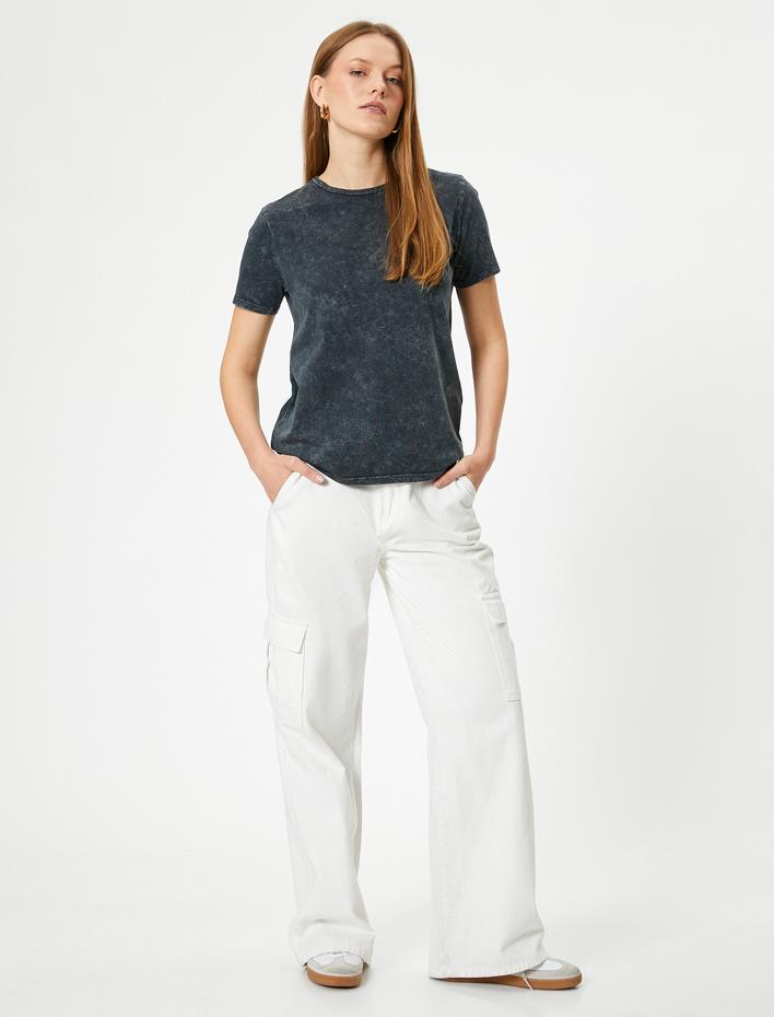  Soluk Efektli Pamuklu Bisiklet Yaka Kısa Kollu Tişört