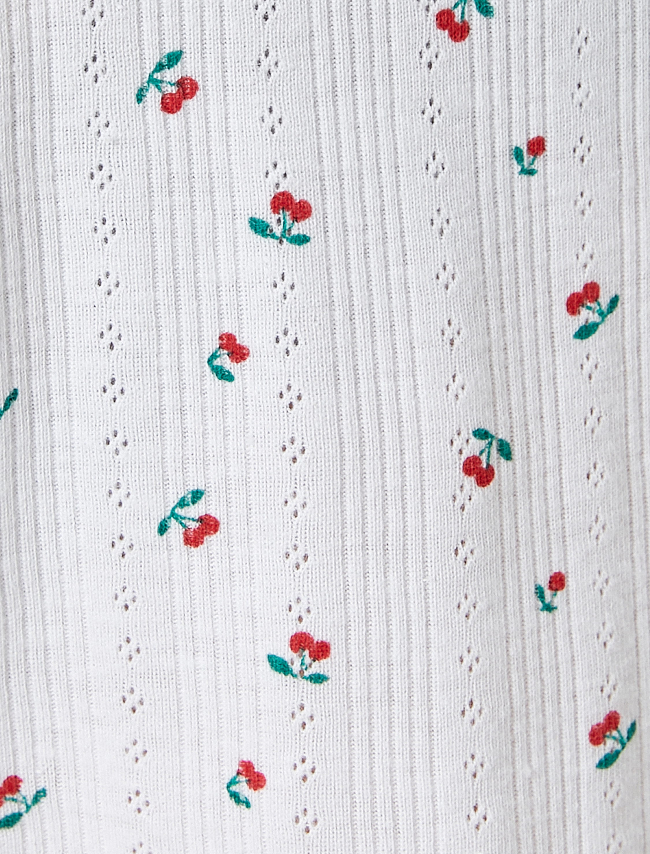   Şortlu Pijama Takımı V Yaka Düğmeli Kısa Kollu Kiraz Desenli