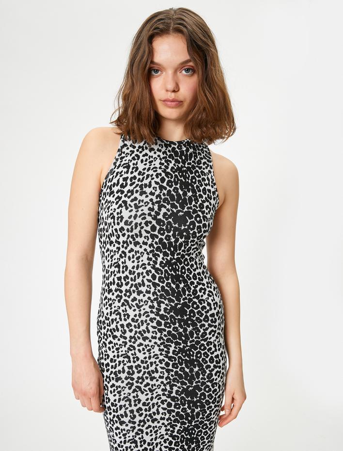  Leopar Desenli Midi Elbise Kolsuz Slim Fit Yırtmaç Detaylı