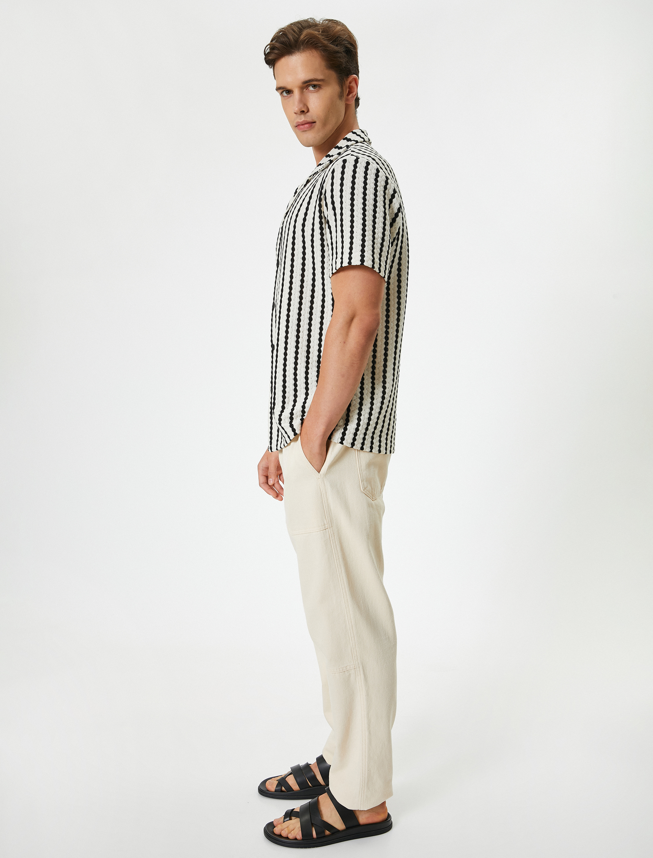 Ajurlu Gömlek Kısa Kollu Devrik Yaka Örgü Dokulu Regular Fit