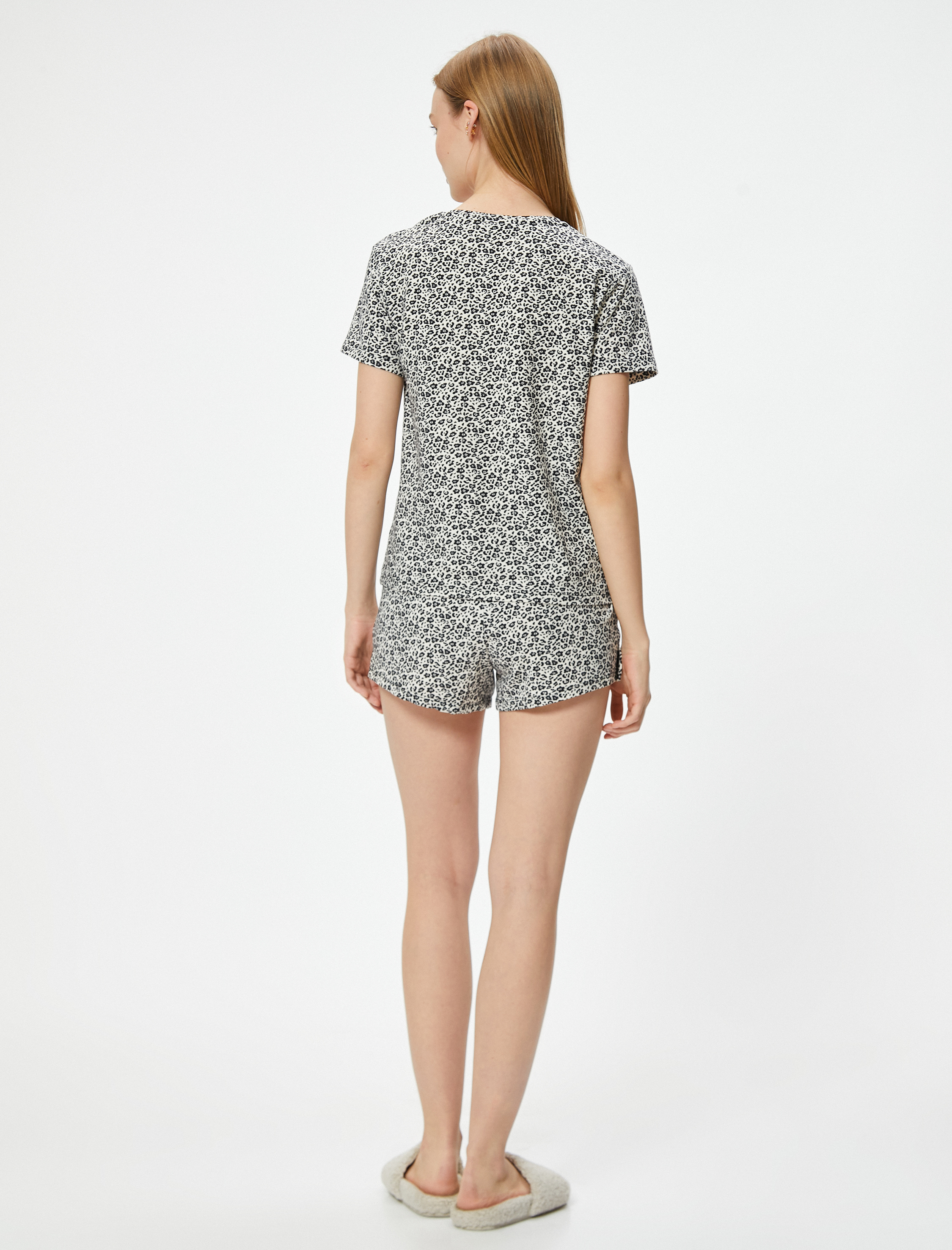   Şortlu Pijama Takımı Leopar Desenli Bisiklet Yaka Kısa Kollu