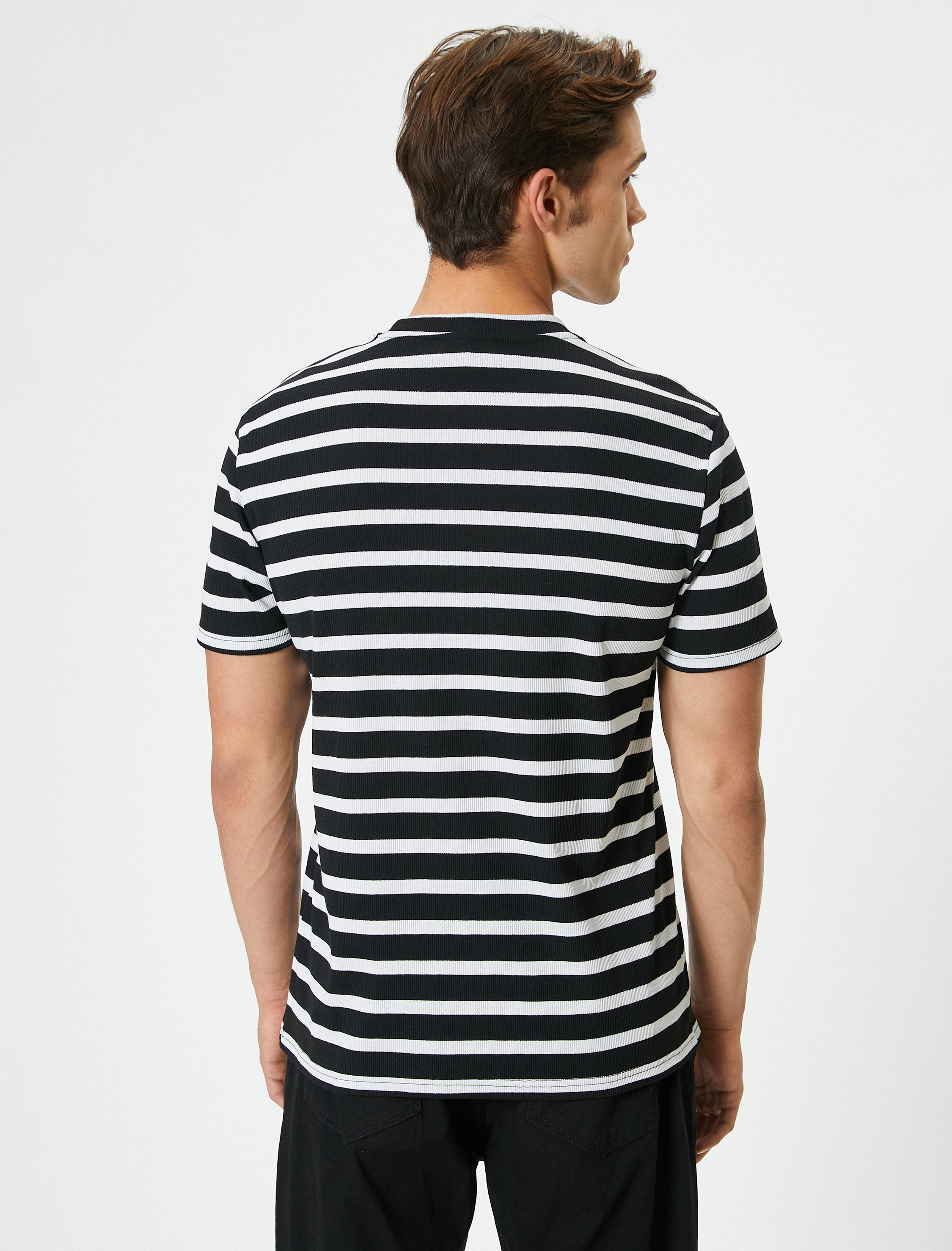   Kısa Kollu Bisiklet Yaka Slim Fit Çizgili Tişört