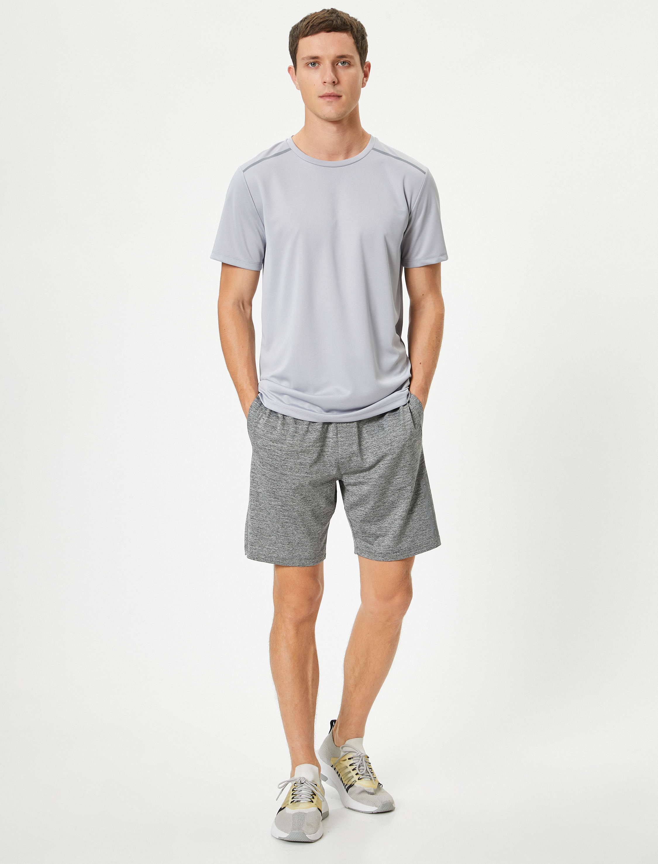   Spor Tişört Çizgi Detaylı Bisiklet Yaka Kısa Kollu