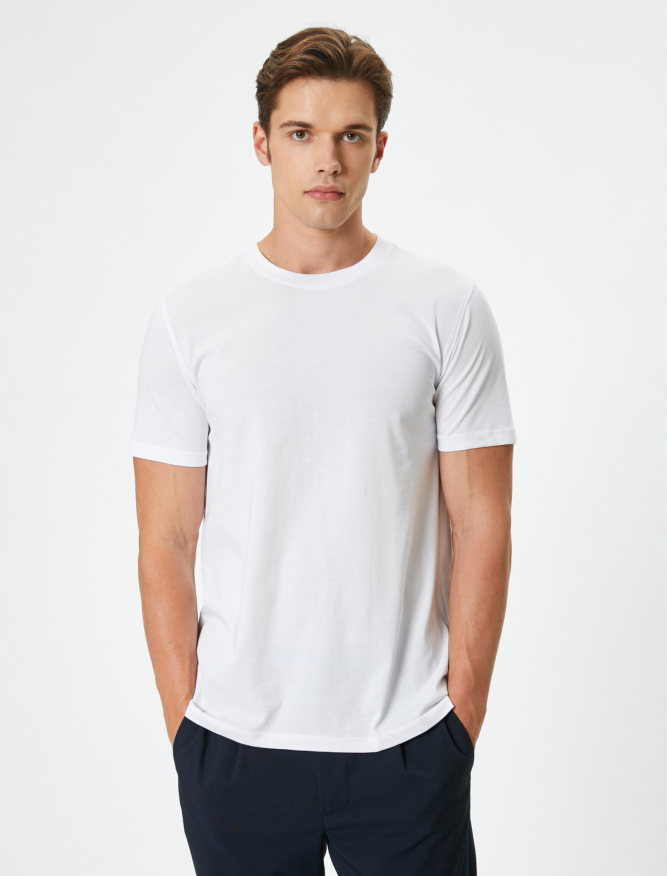   Dar Kesim Pamuklu Kısa Kollu Bisiklet Yaka Basic Tişört