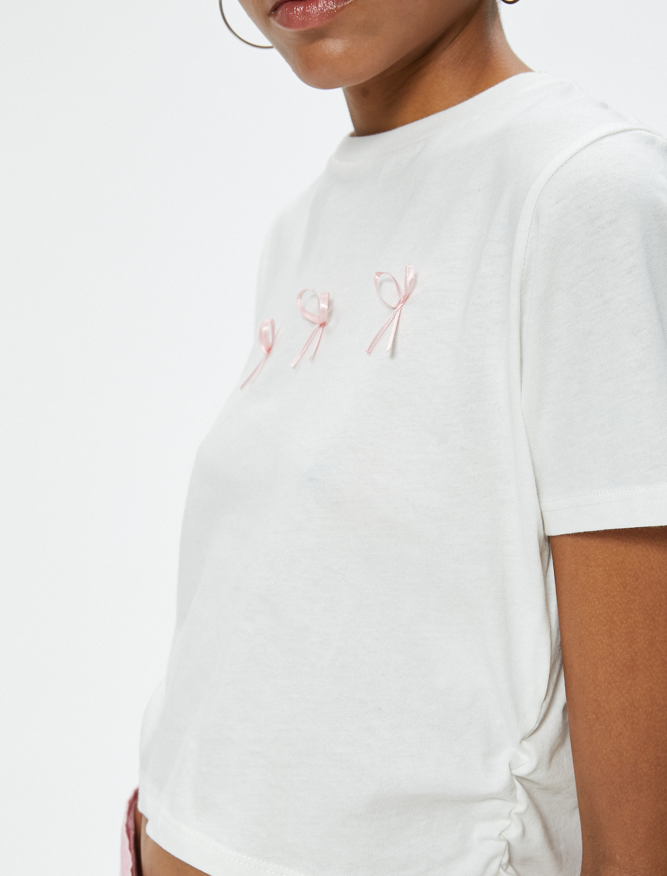   Crop Tişört Fiyonk Detaylı Bisiklet Yaka Slim Fit