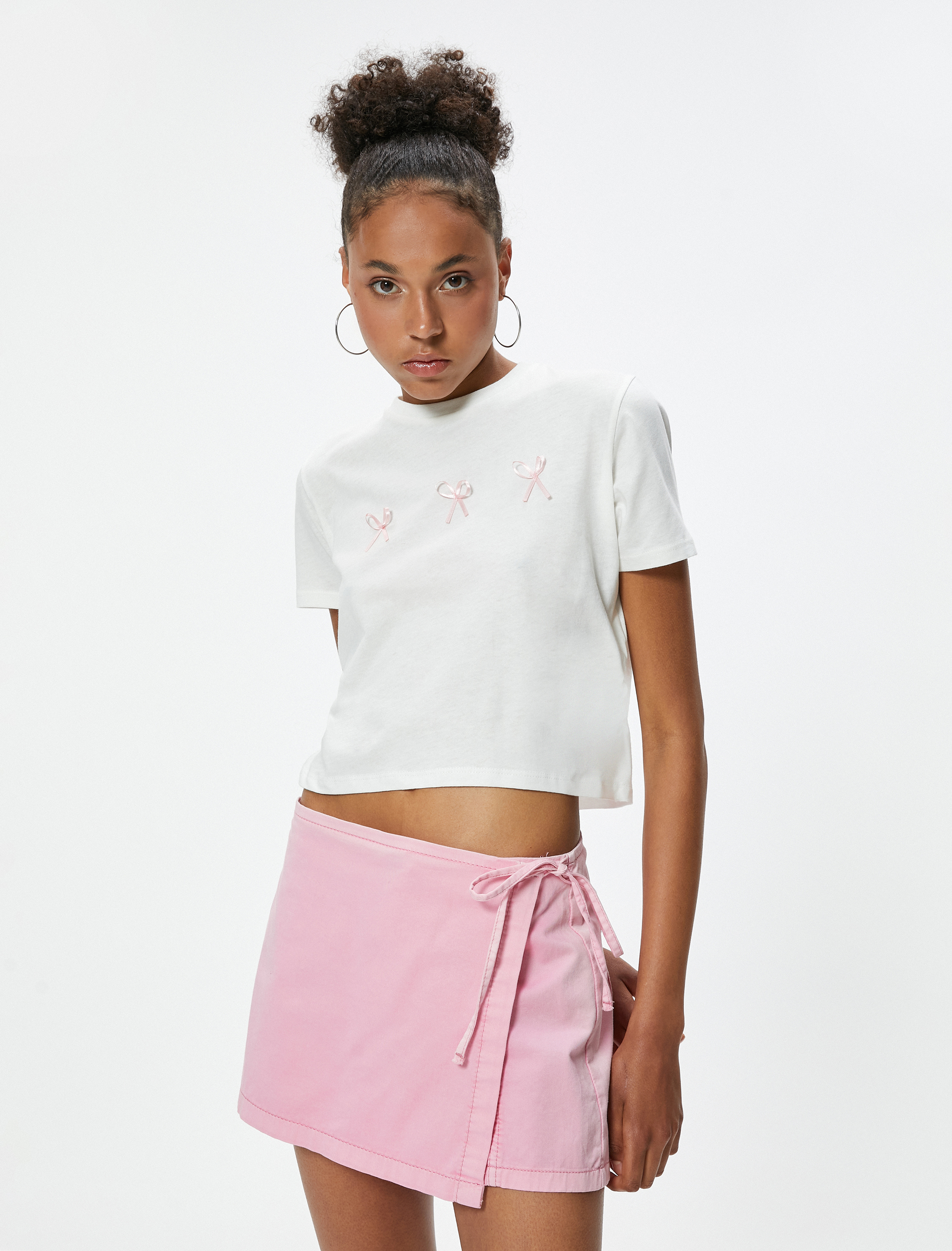   Crop Tişört Fiyonk Detaylı Bisiklet Yaka Slim Fit