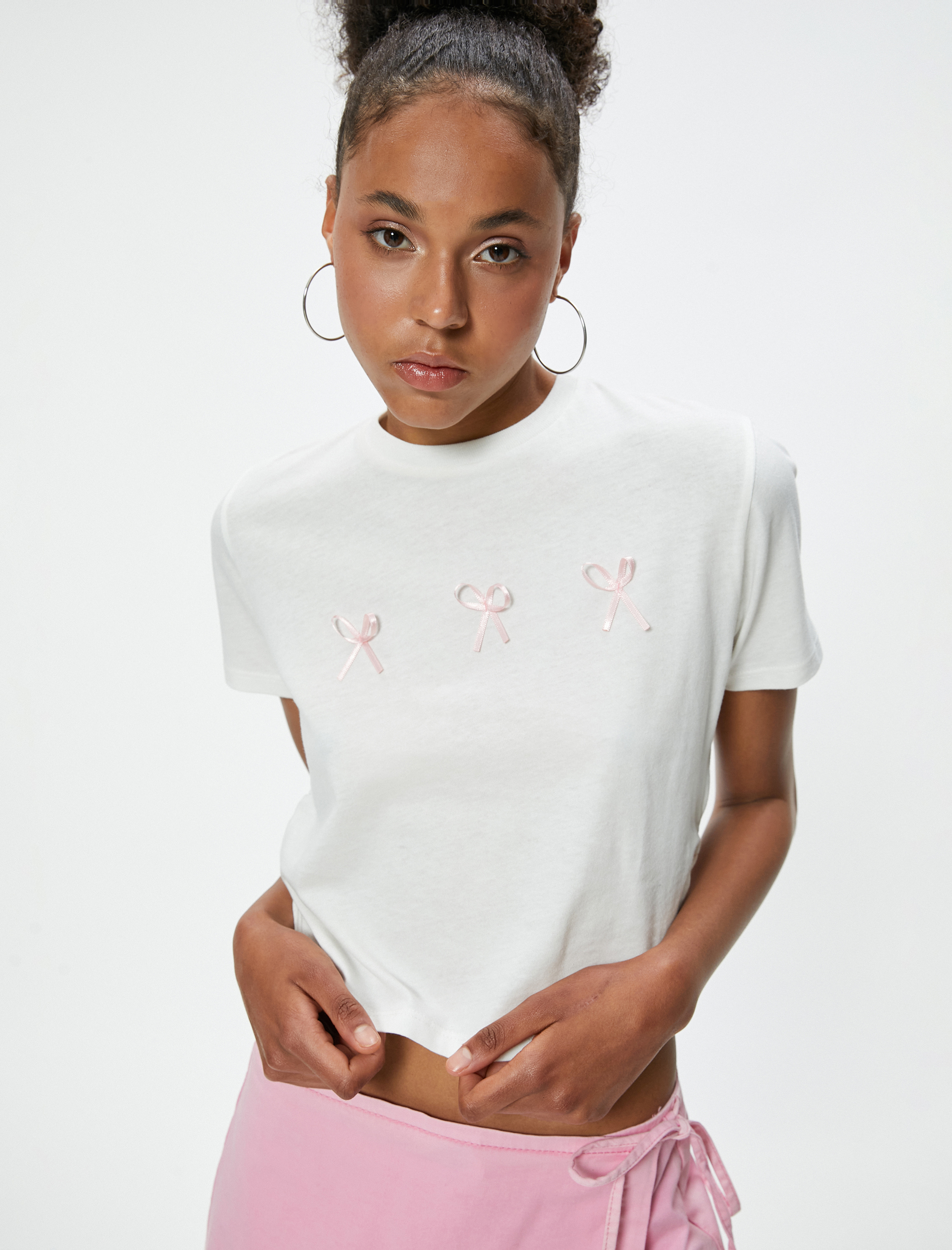   Crop Tişört Fiyonk Detaylı Bisiklet Yaka Slim Fit