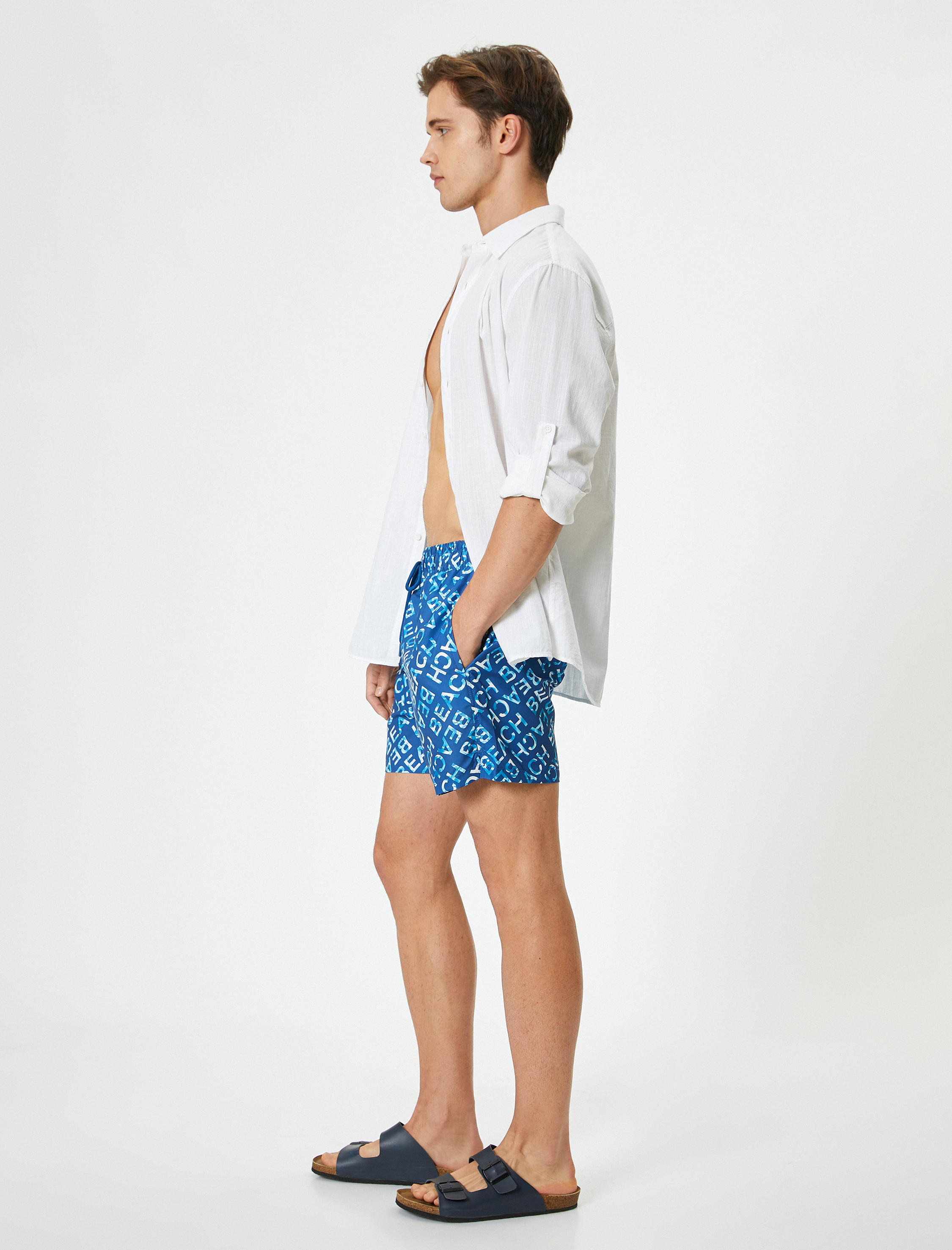   Desenli Kısa Deniz Şortu Cepli Beli Bağlamalı File Astarlı Rahat Kalıp