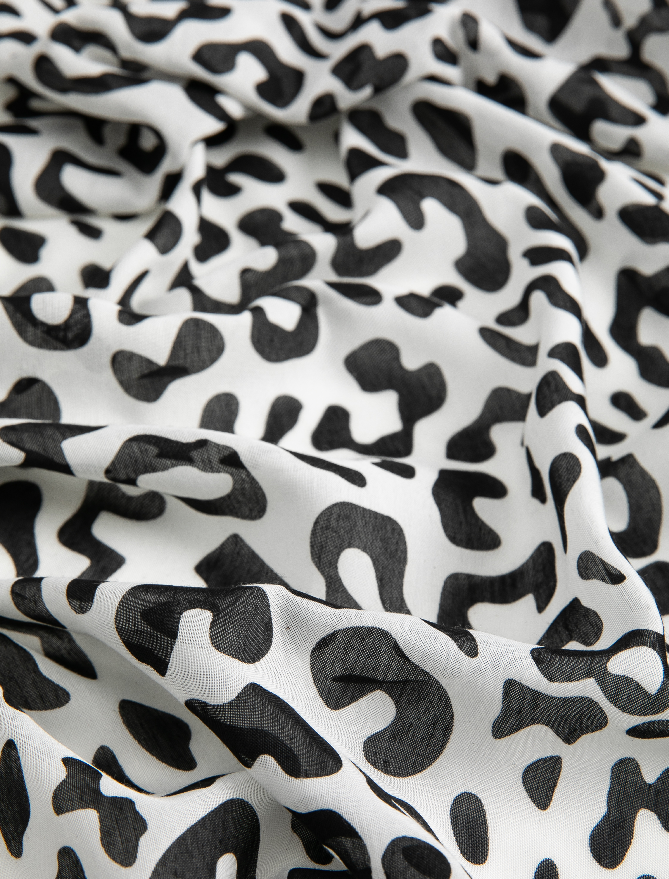  Kadın Leopar Desenli Kare Şal