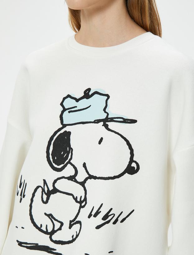 Snoopy Oversize Sweatshirt Lisanslı Baskılı Bisiklet Yaka_4