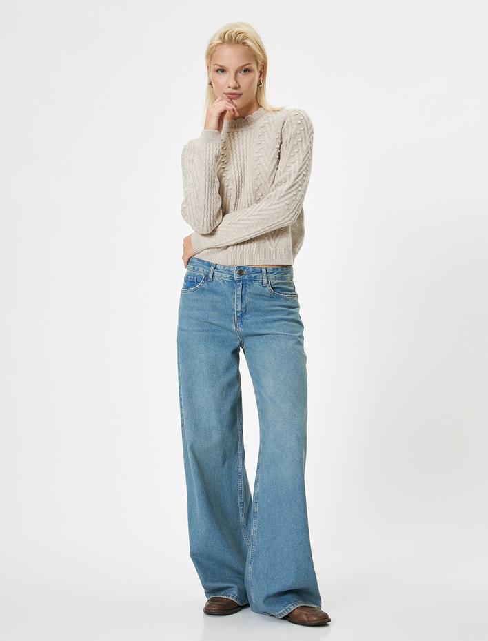  Uzun Kollu Hafif Dik Yaka Dokulu Triko Kazak