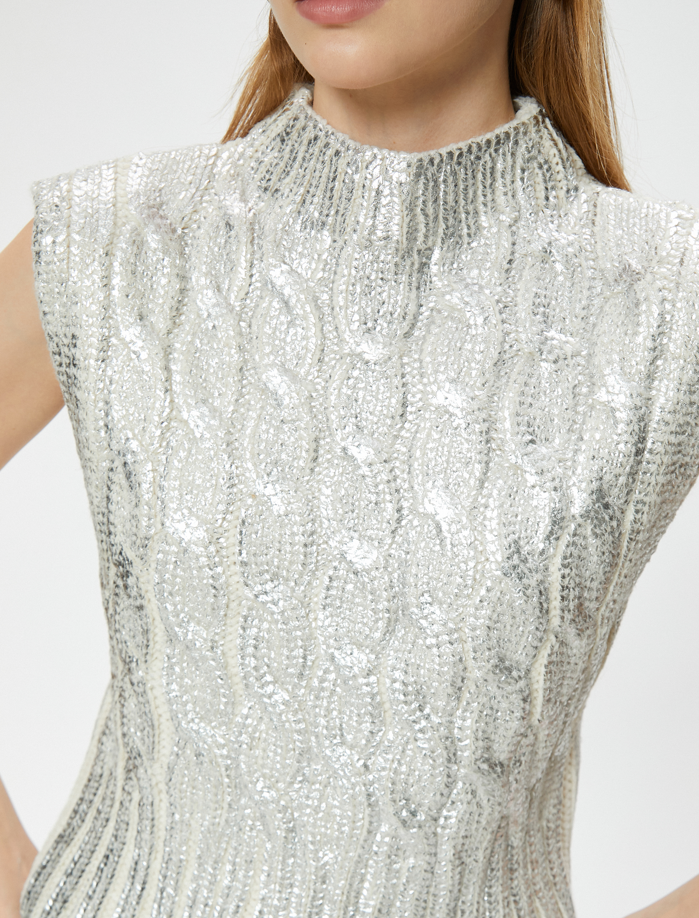   Kolsuz Süveter Dik Yaka Metalik Örgü Dokulu Slim Fit