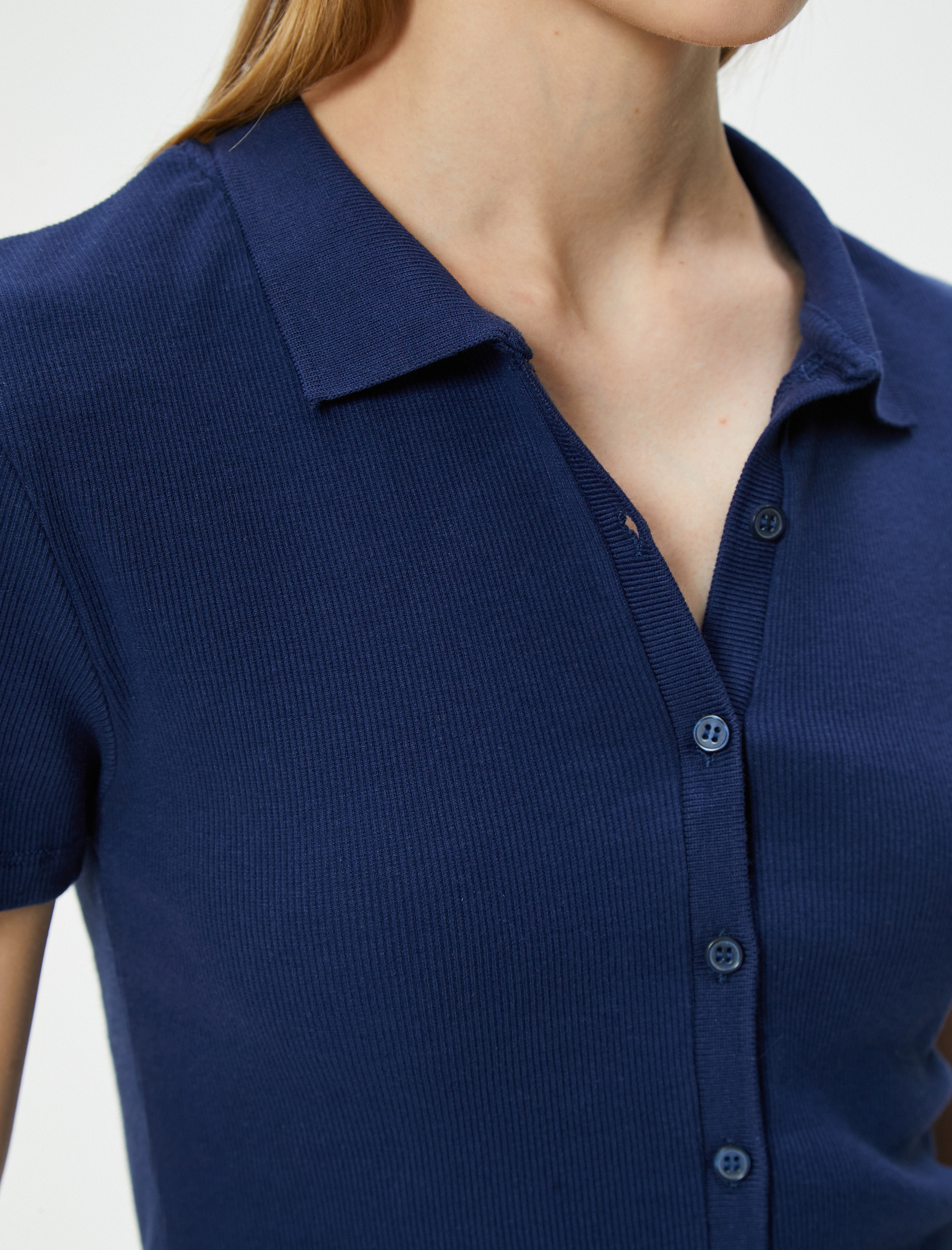 Crop Tişört Gömlek Yaka Düğmeli Kaşkorse Kısa Kollu Slim Fit