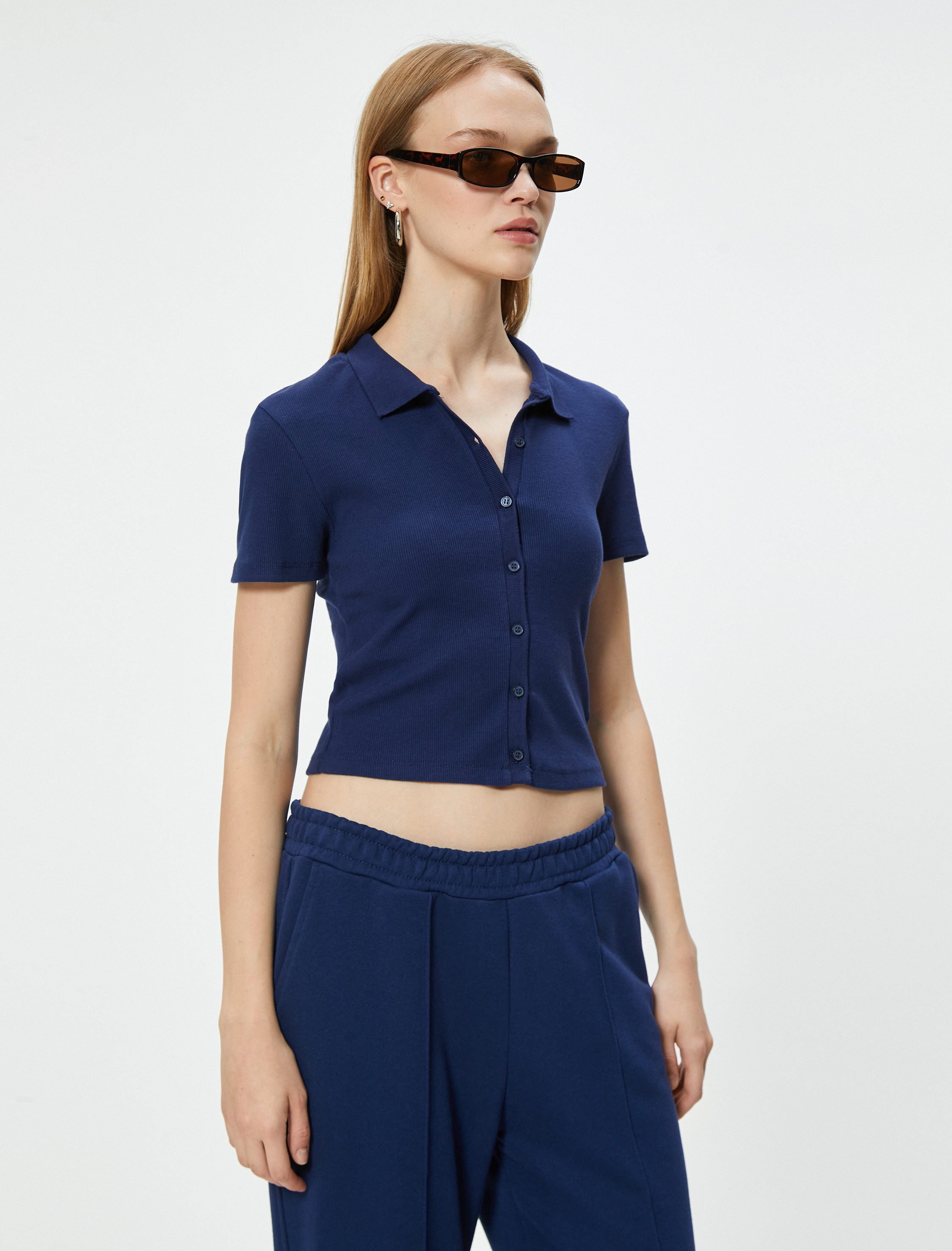 Crop Tişört Gömlek Yaka Düğmeli Kaşkorse Kısa Kollu Slim Fit