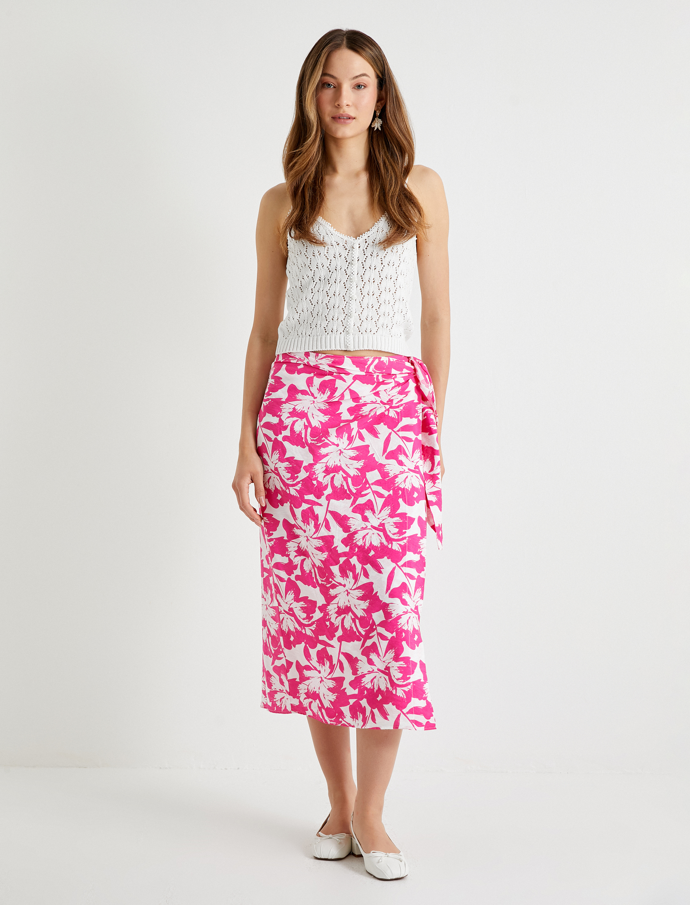   Koton X Sibil Çetinkaya - Midi Çiçekli Kruvaze Etek Bağlama Detaylı