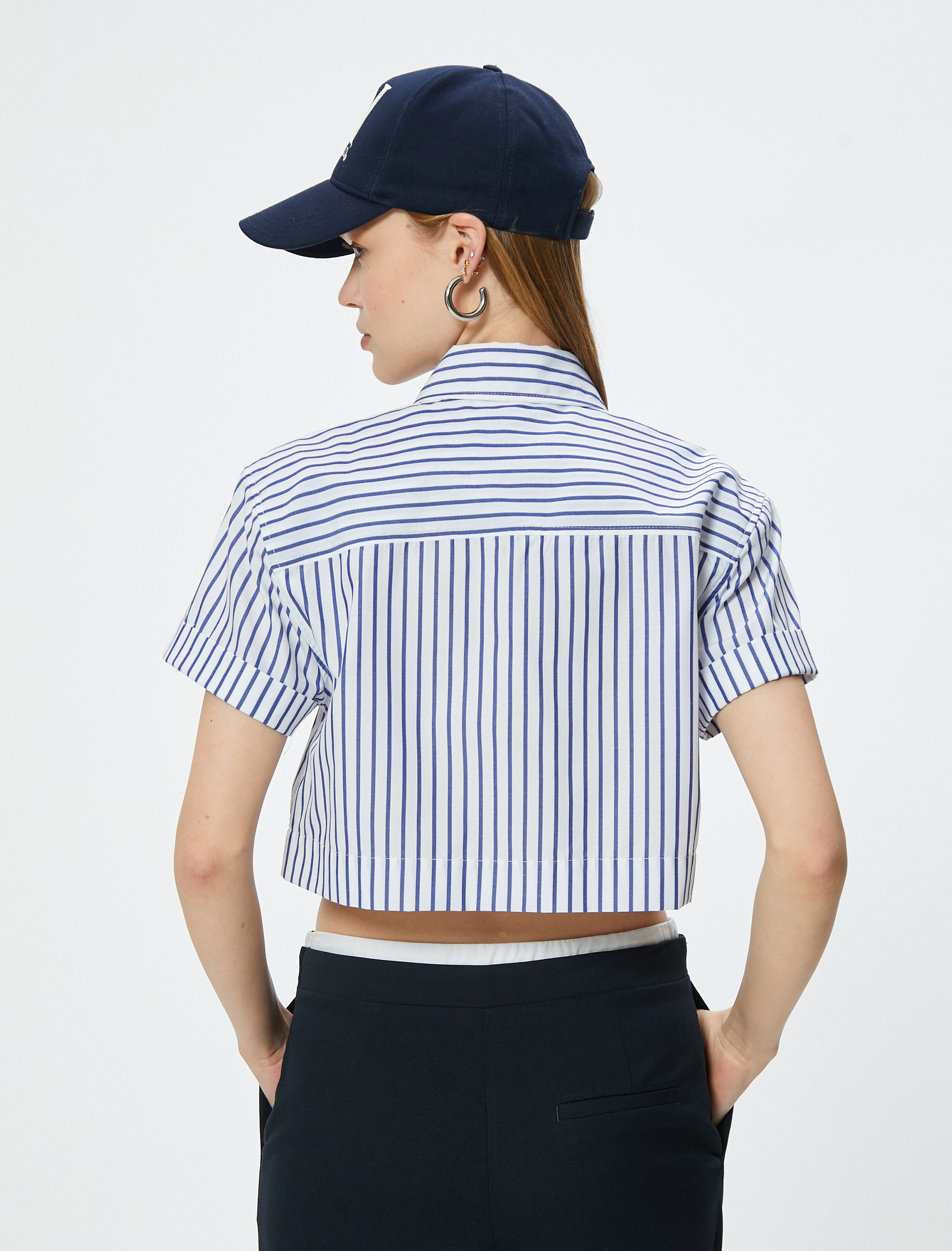   Kısa Kollu Gömlek Crop Düğmeli Klasik Yaka Slim Fit