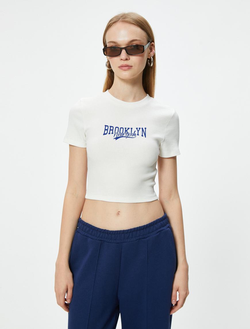   Crop Tişört Kolej Baskılı Kaşkorse Slim Fit