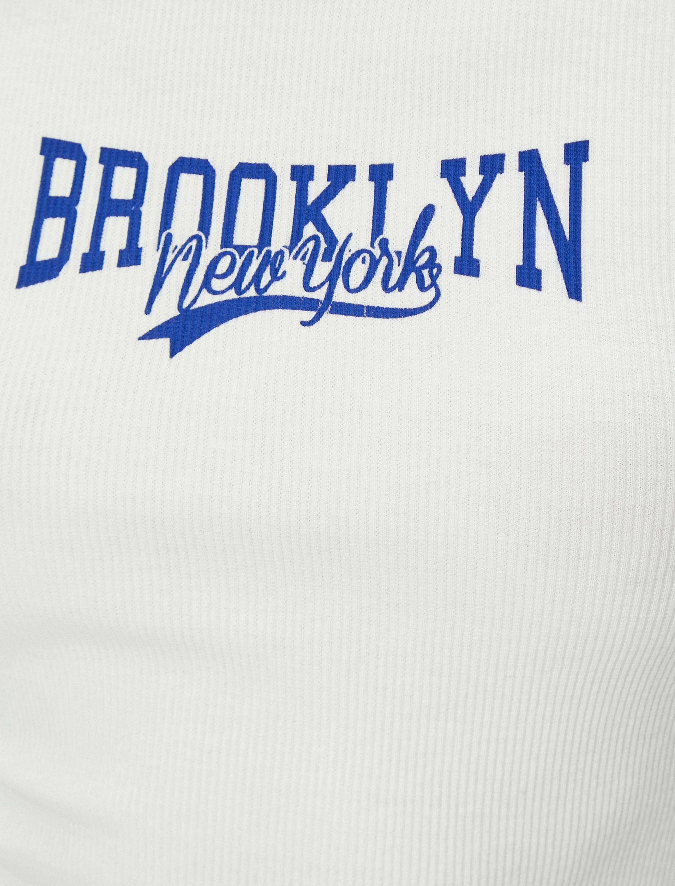   Kolej Baskılı Kaşkorse Crop Slim Fit Tişört