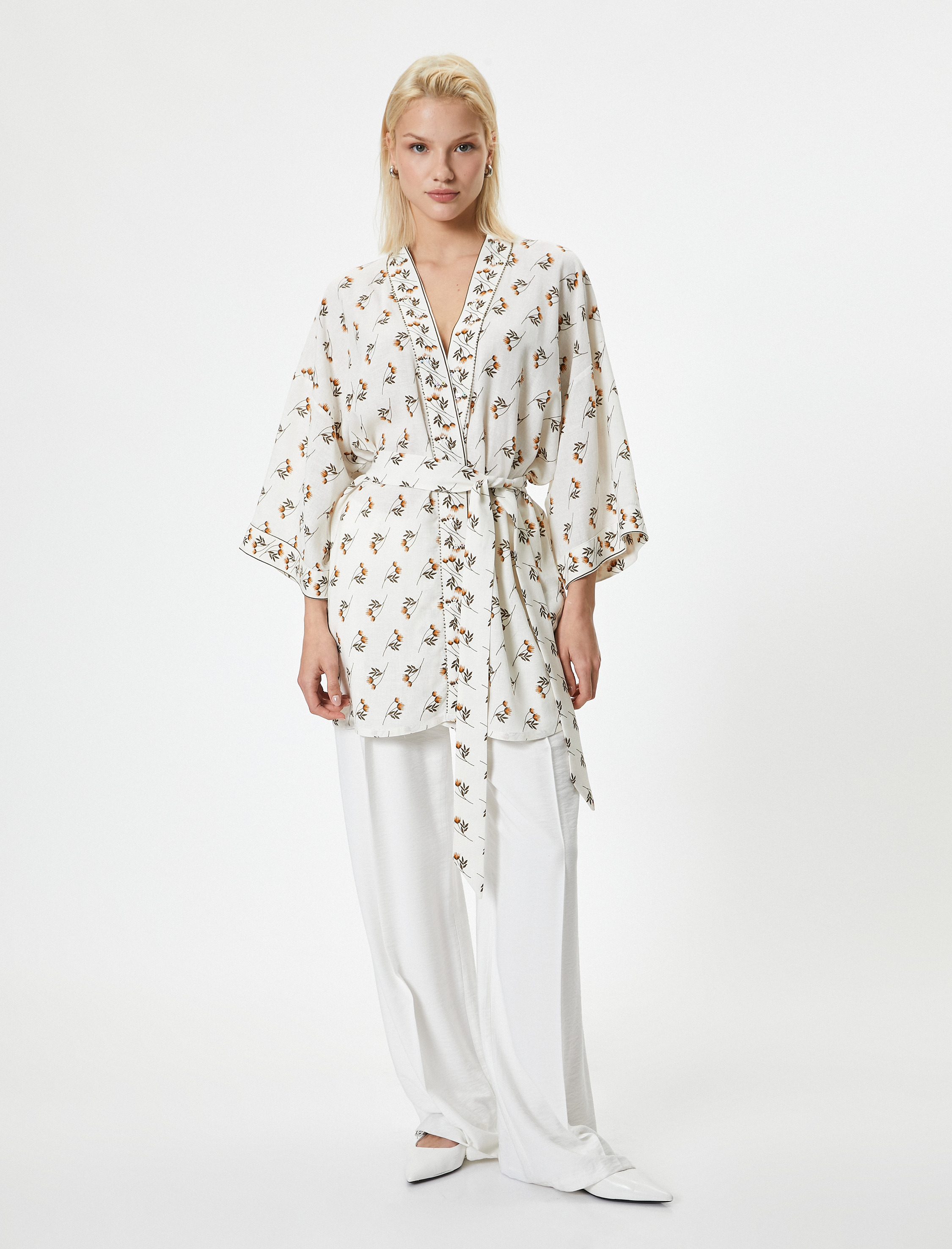 Çiçekli Kimono Keten Karışımlı Kalça Boy Kemerli Boncuk İşleme Detaylı