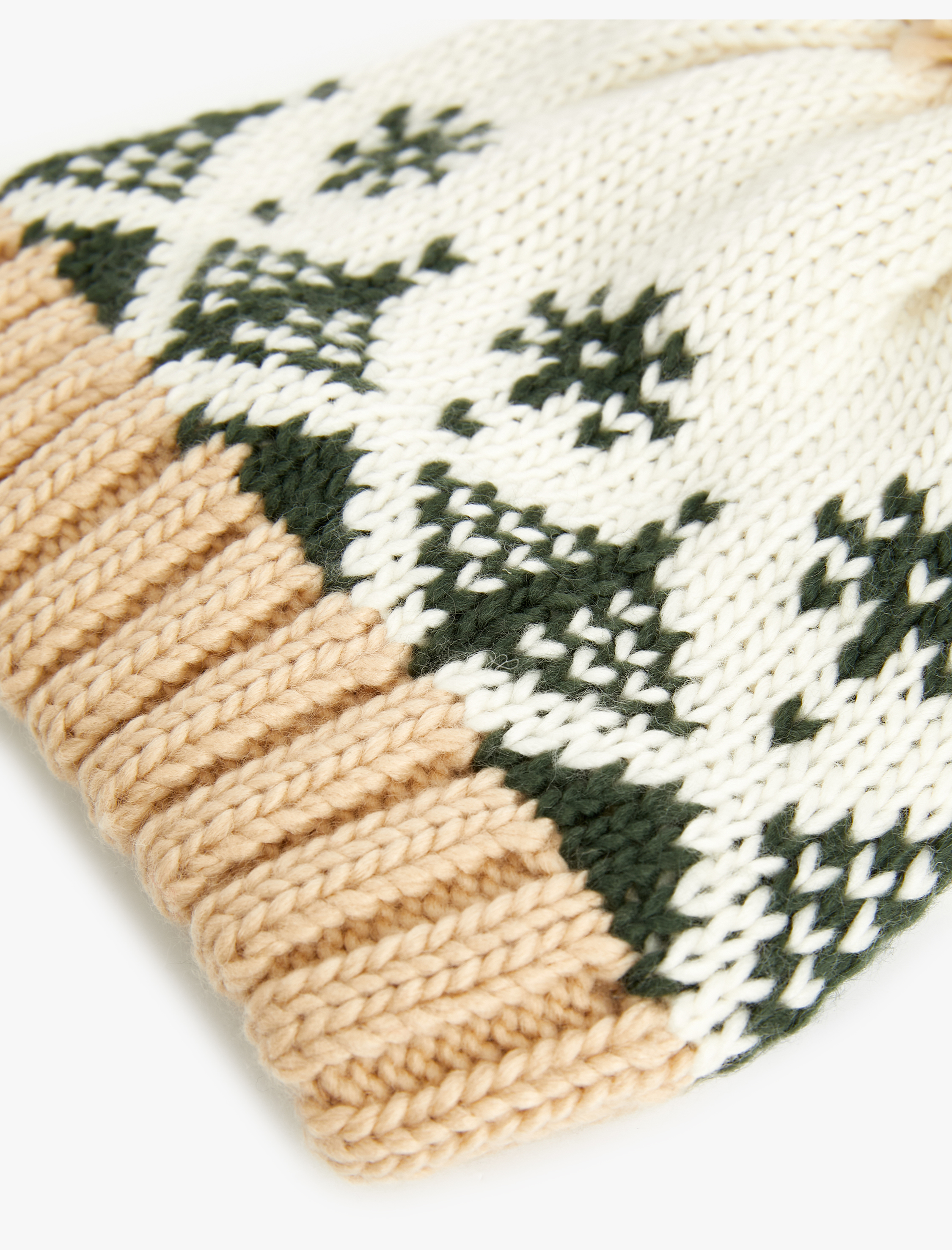  Kadın Örgü Bere Etnik Desenli Ponpon Detaylı