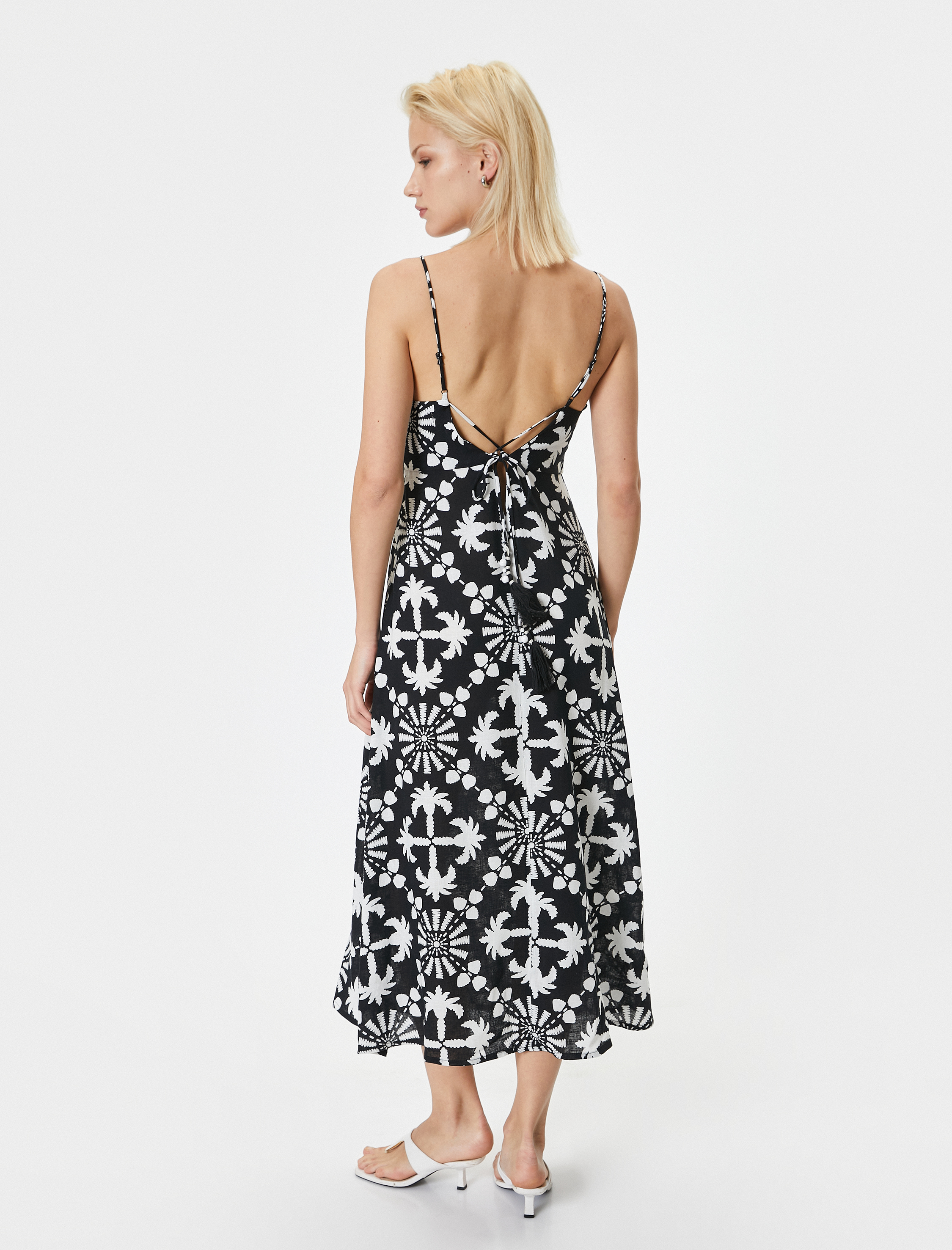   İnce Askılı Midi Çiçekli Elbise Keten Karışımlı Yırtmaç Detaylı Arkası Bağlamalı