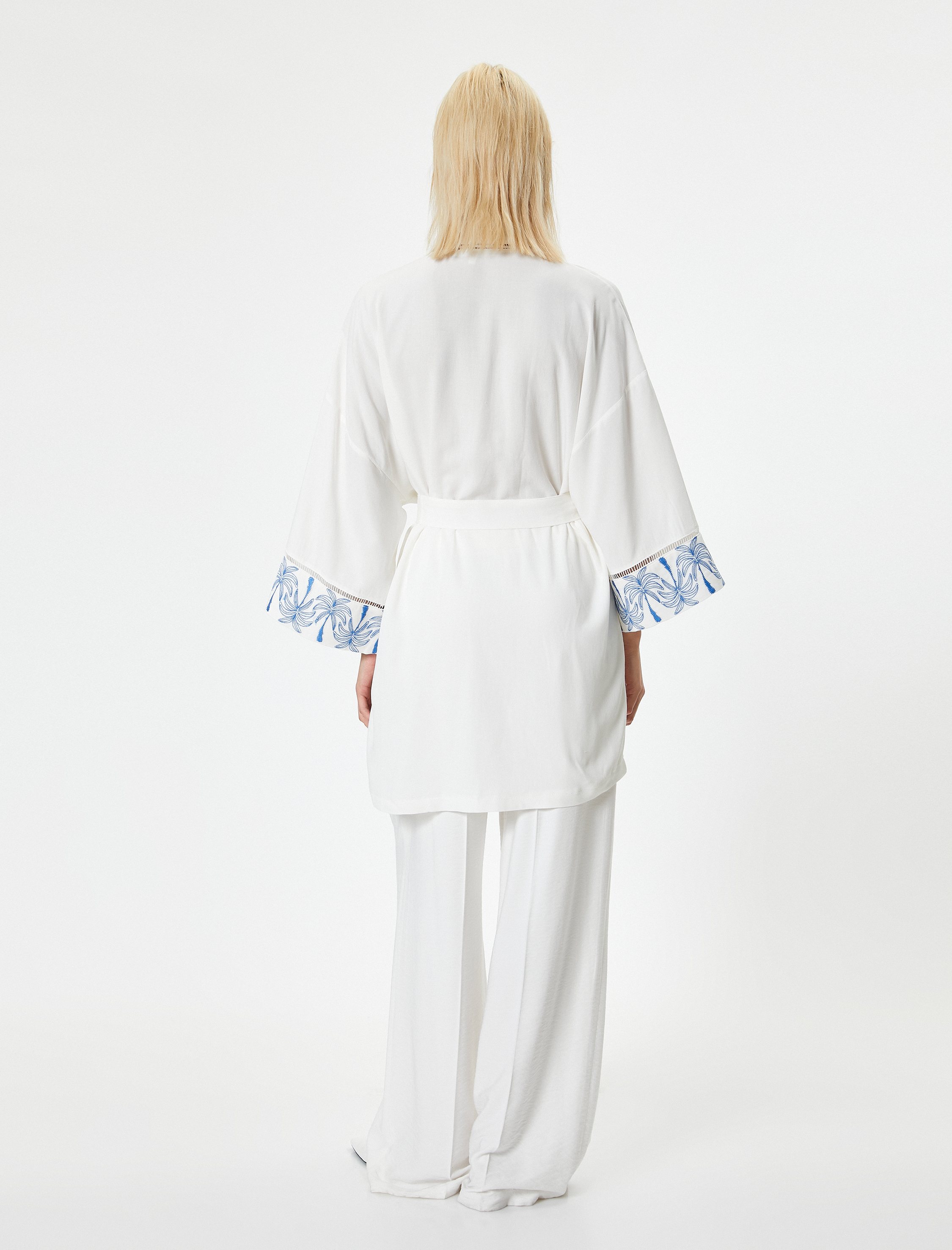   Uzun Oversize Kimono Keten Karışımlı Kemer Detaylı Floral Desen Detaylı