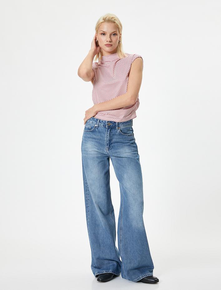  Dik Yaka Sıfır Kol Tişört