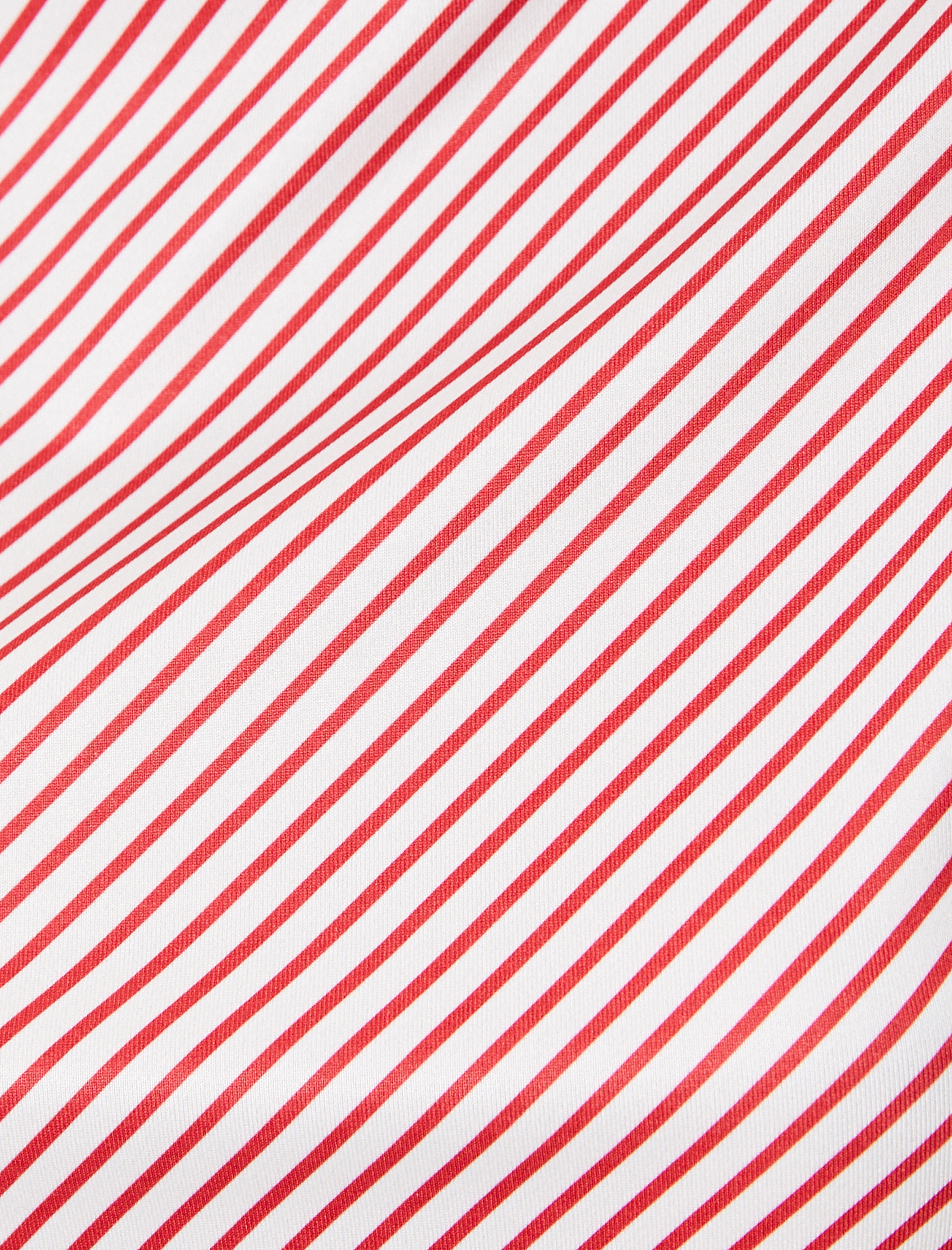   Dik Yaka Sıfır Kol Tişört