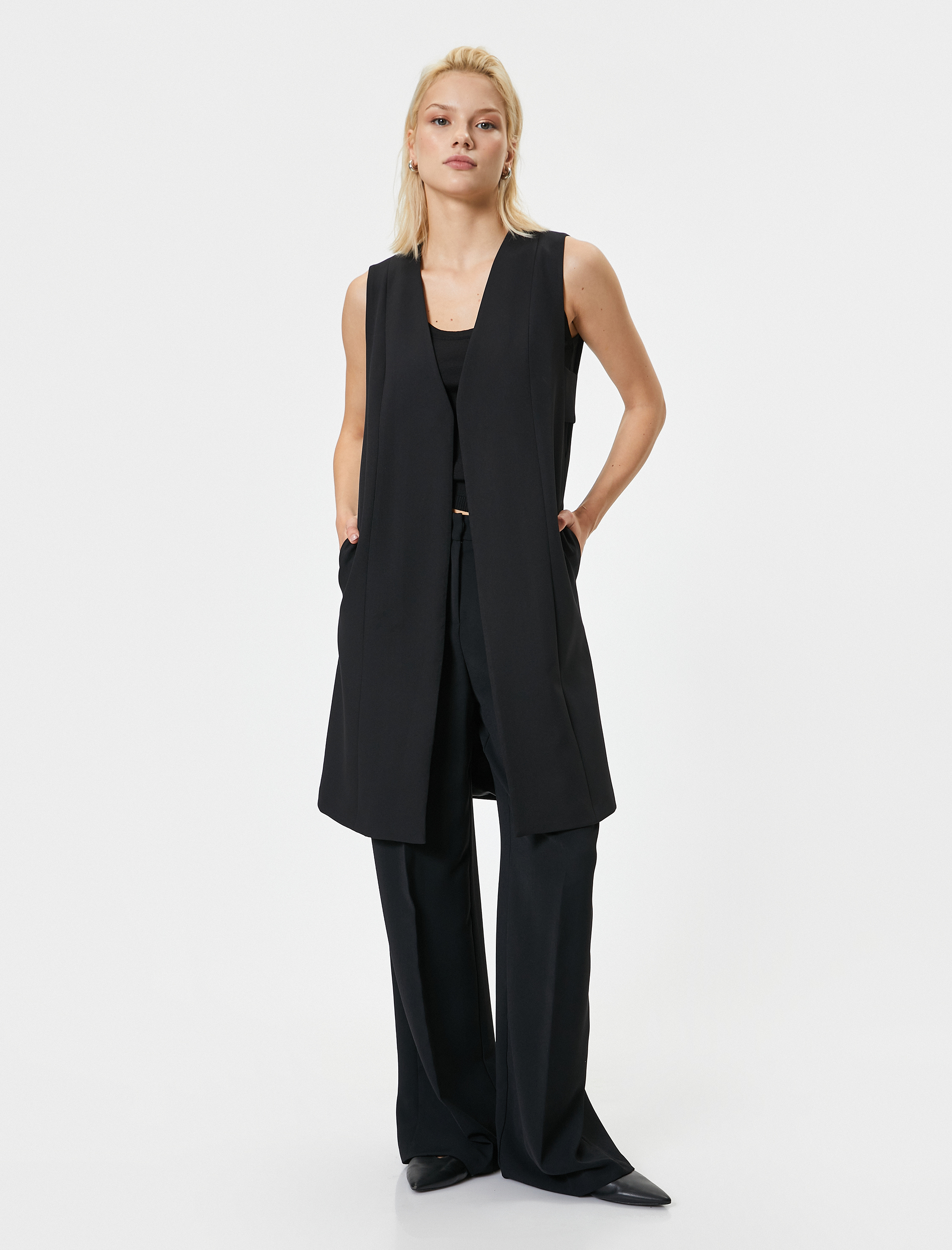   Yanları Pencere Detaylı V Yaka Krep Kumaş  Uzun Yelek